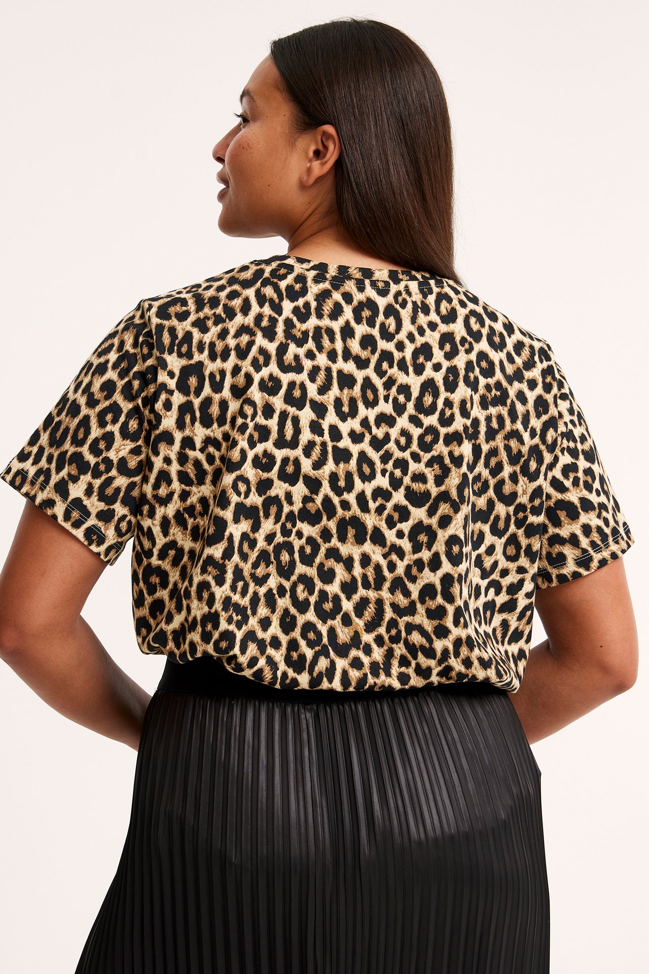 Leopardmønstret t-skjorte - Beige - 4