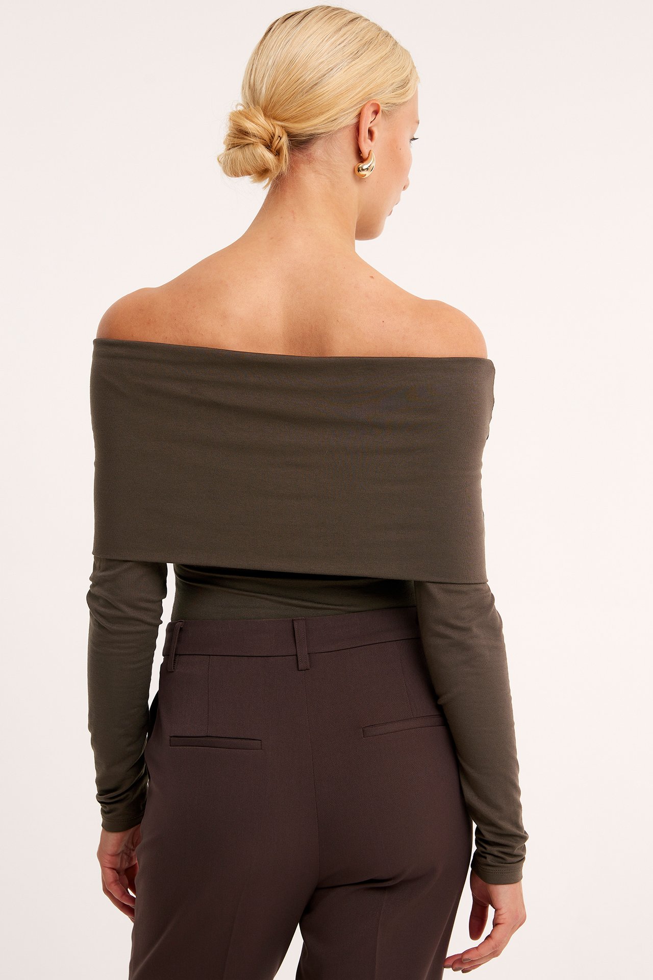 Pitkähihainen off-shoulder-paita - Tummanruskea - 178cm / Storlek: S - 5