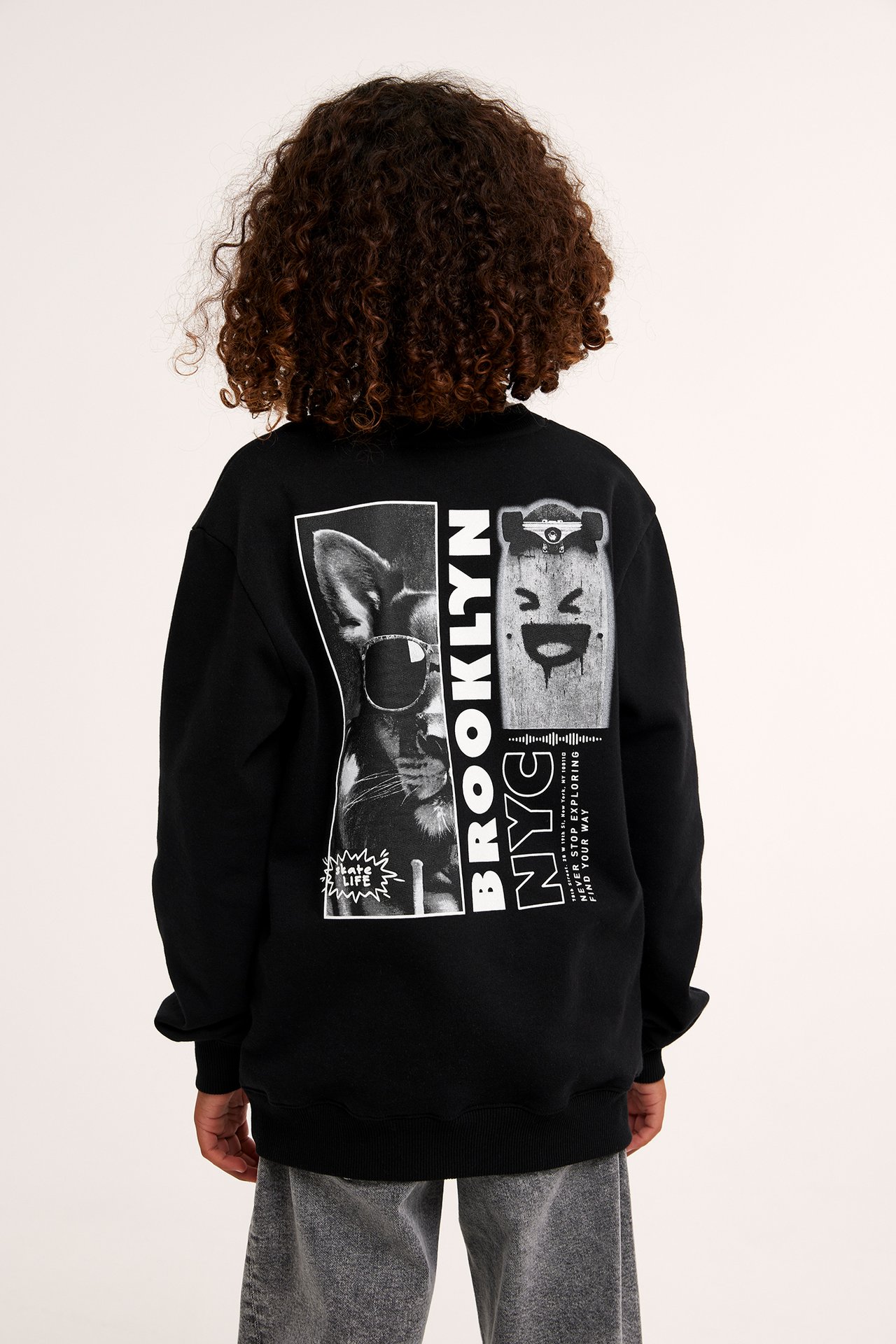 Sweatshirt med trykk på ryggen - Svart - 3