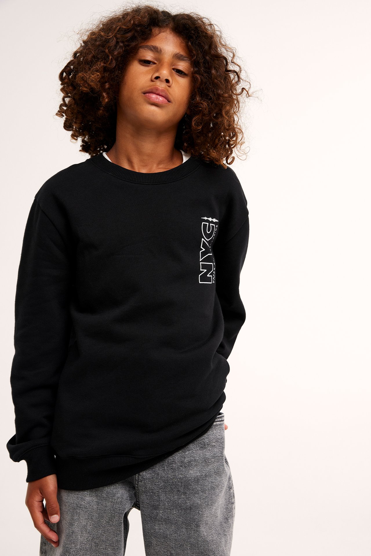 Sweatshirt med trykk på ryggen - Svart - 1