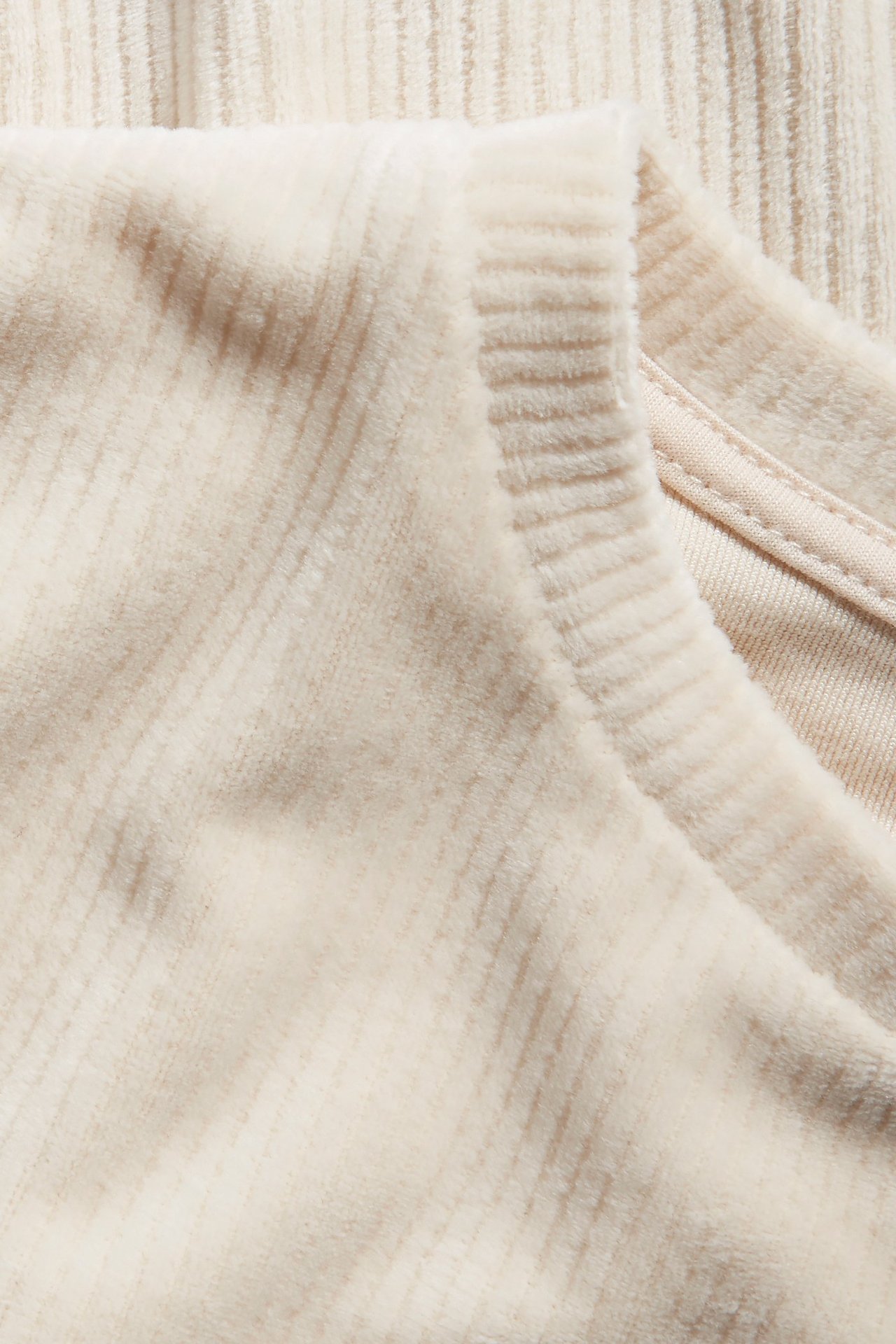 Velursweatshirt med volanger - Beige - 5