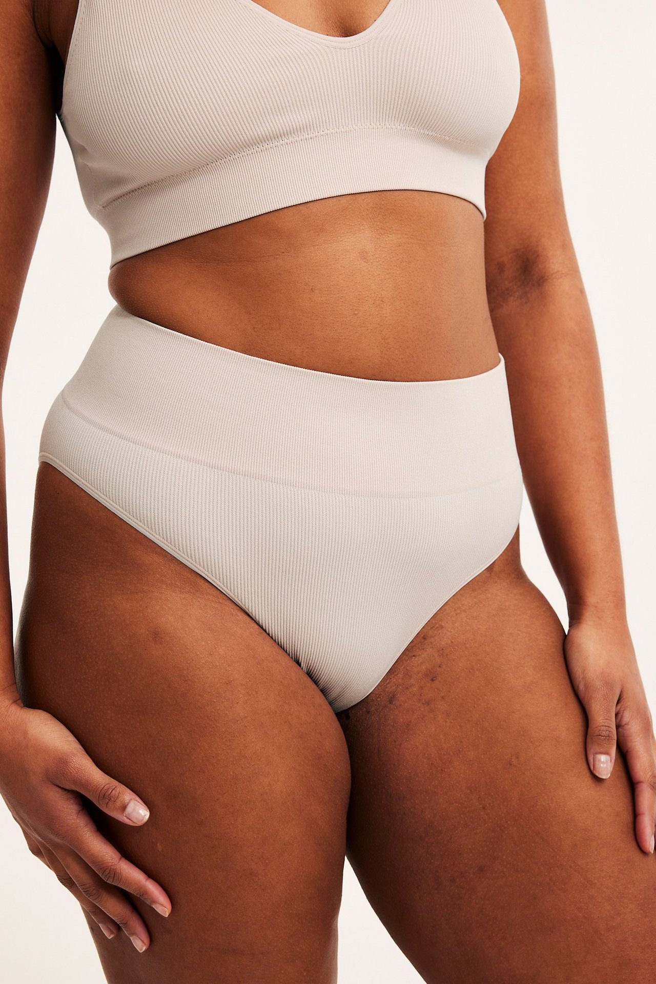 Ribbestrikket braziliantruse