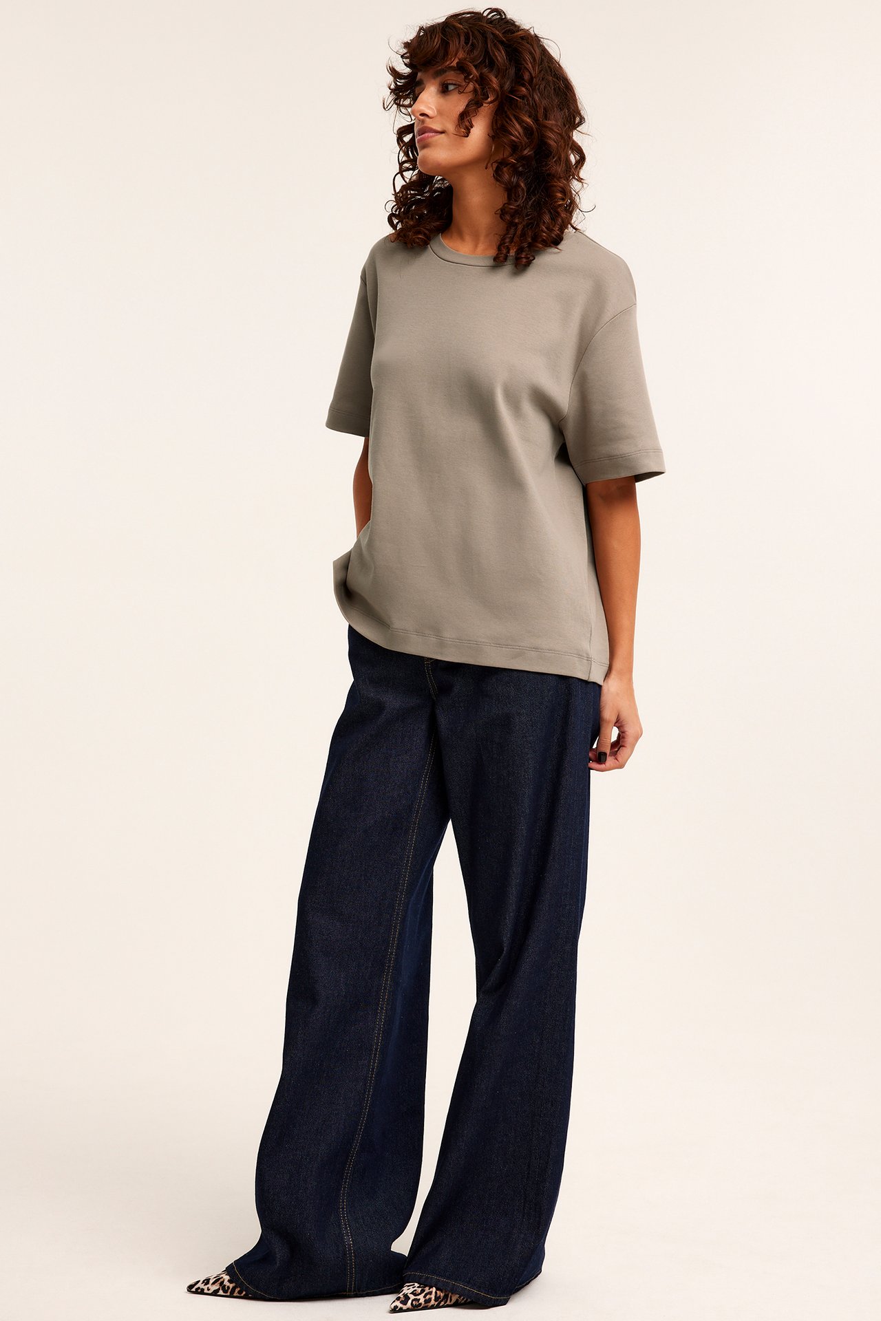 Oversized t-shirt - Mörkbeige - 1