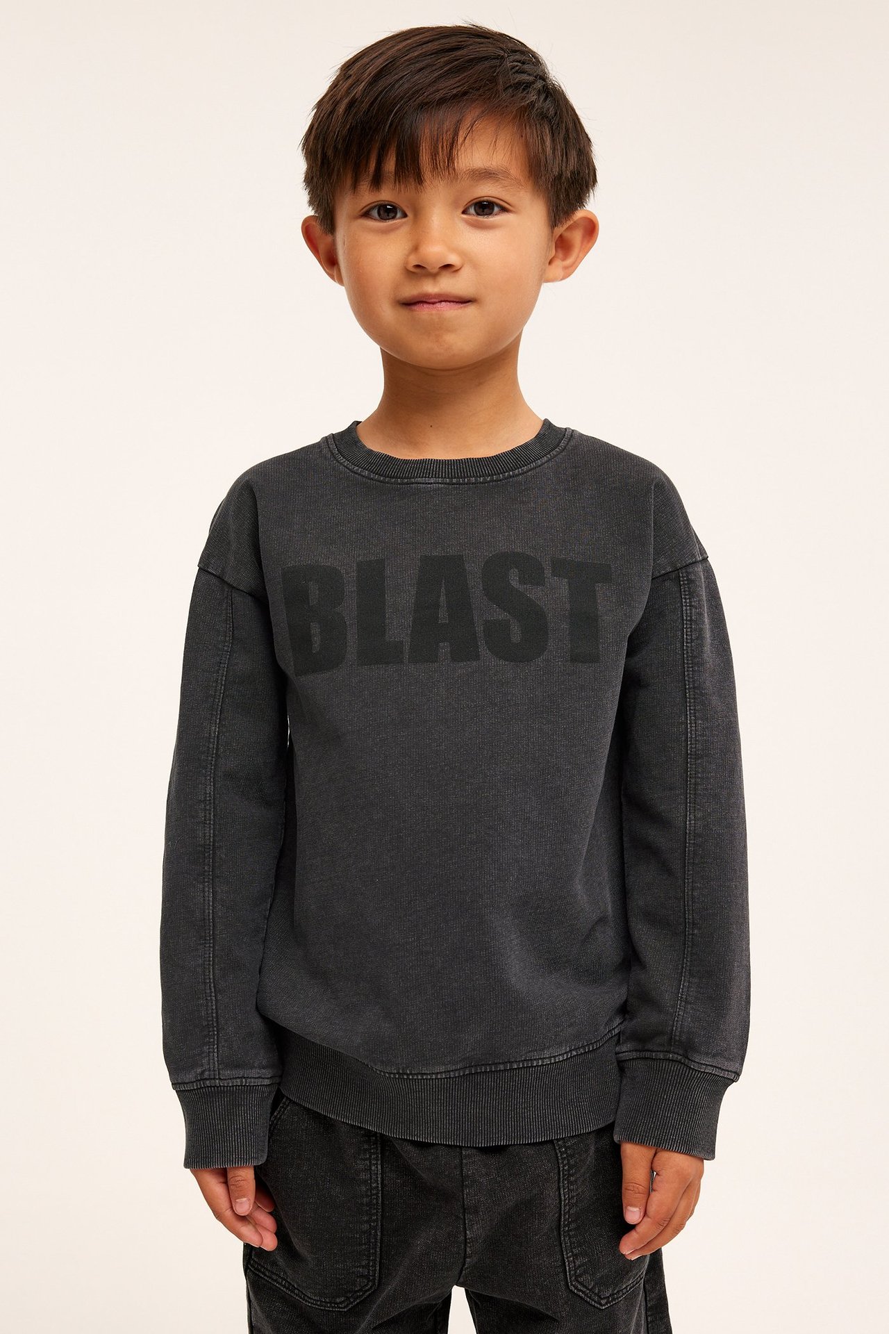 Sweatshirt med vasket look - Svart - 1