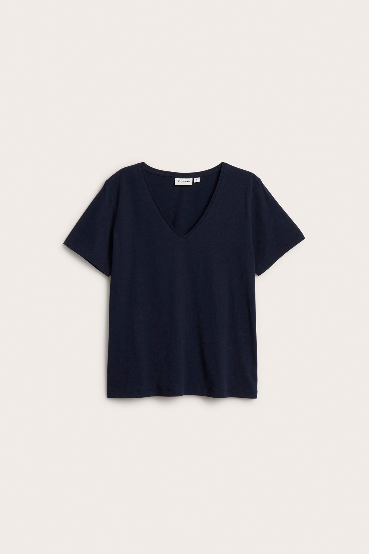 Framifrån, mörkblå enfärgad V-ringad t-shirt i tunn bomull.
