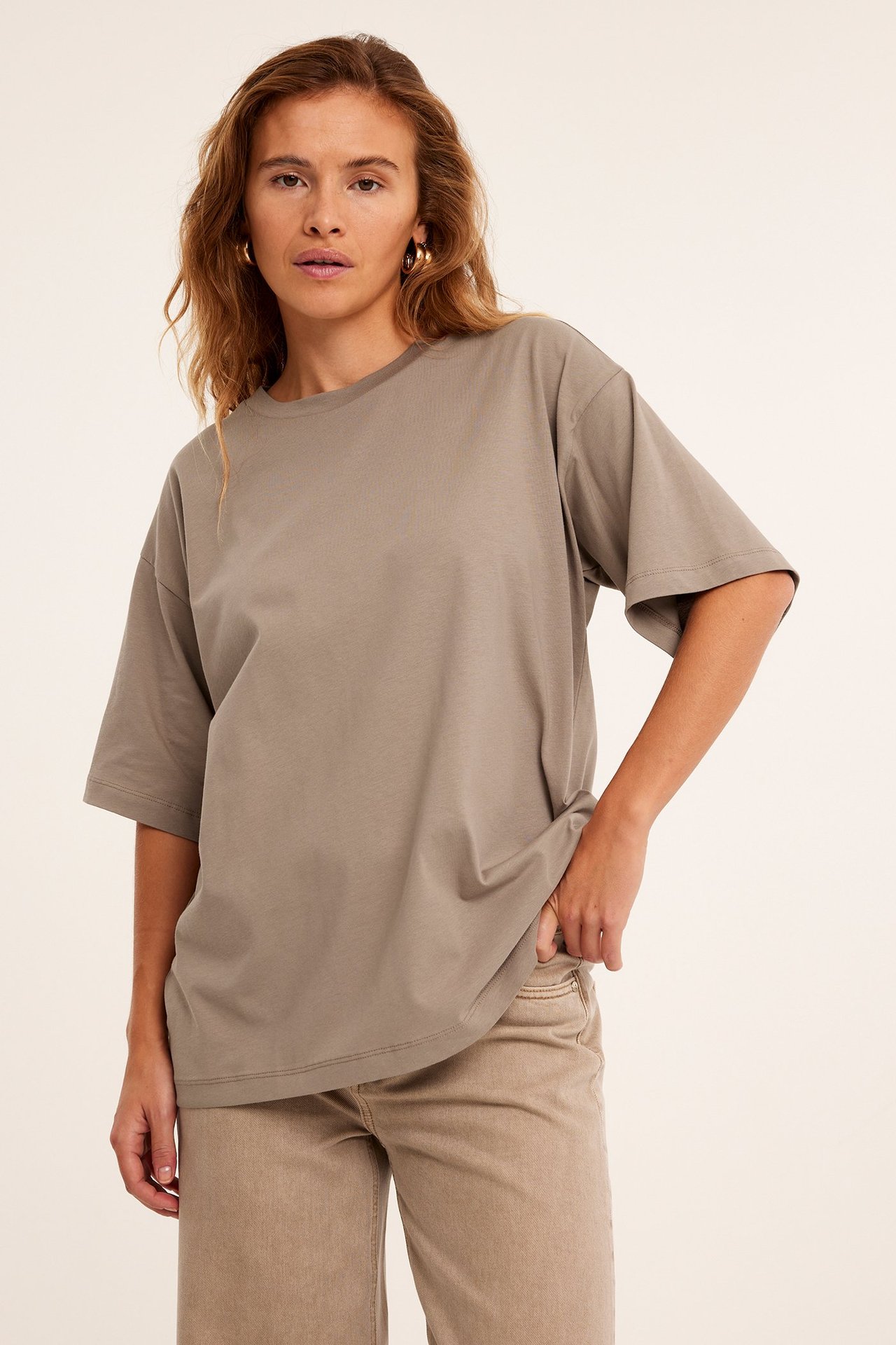 T-shirt oversize - Ciemnobeżowy - 179cm / Storlek: S - 1