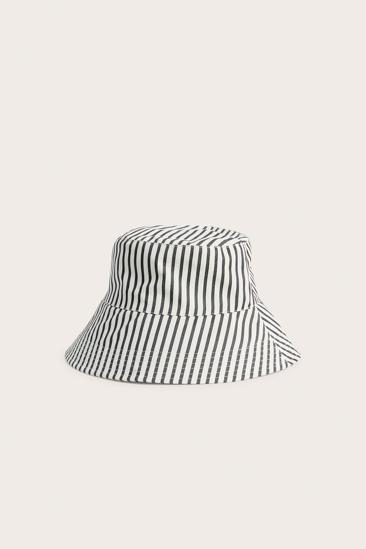 Bucket hat - Svart - 1