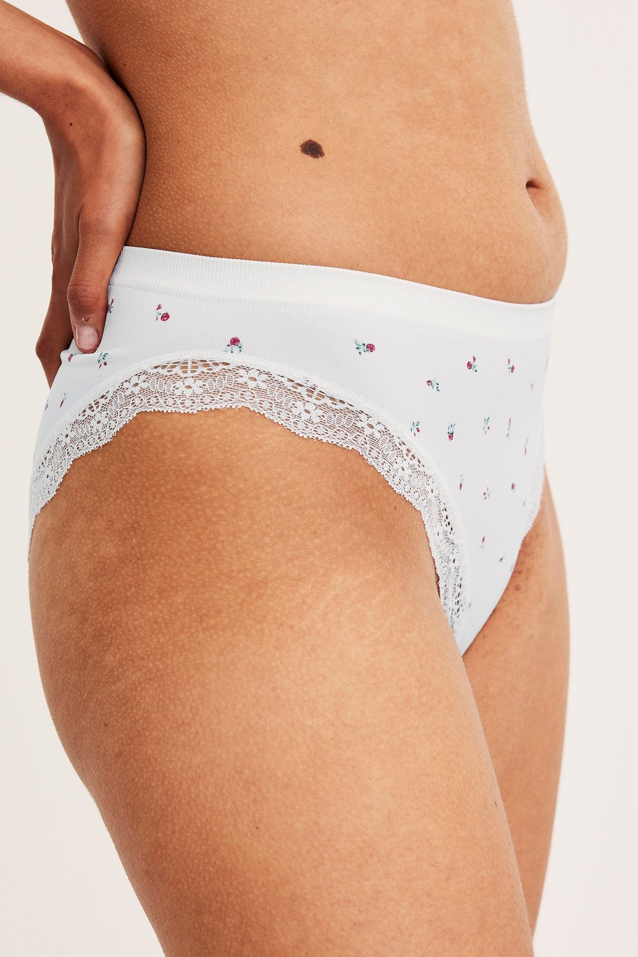Brieftruse seamless med blonder