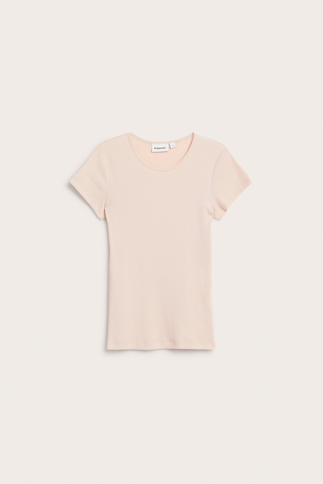 Framifrån, en rosa kortärmad tight ribbad t-shirt med smal struktur.