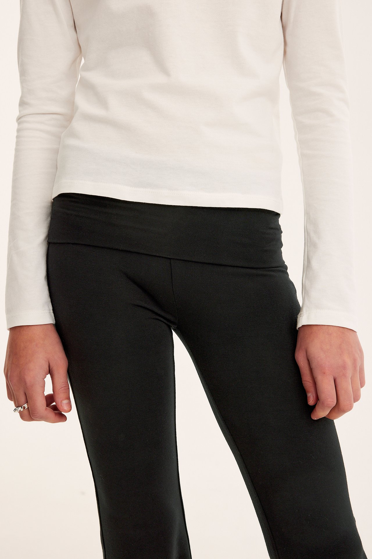 Utsvingt leggings - Svart - 5