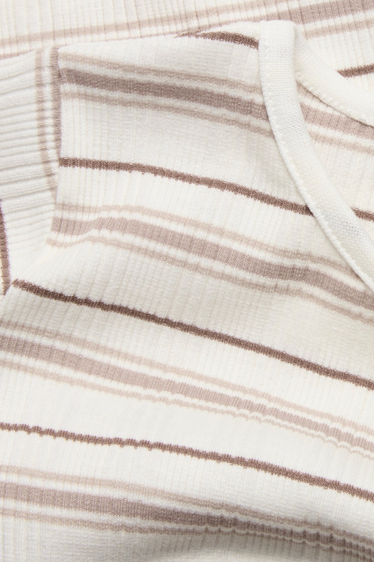 Kortermet stripete body