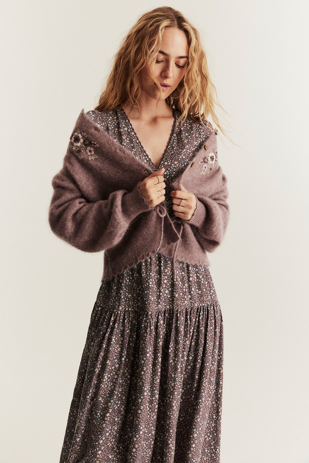 Newbie Woman -malliston kukkakuvioinen mekko