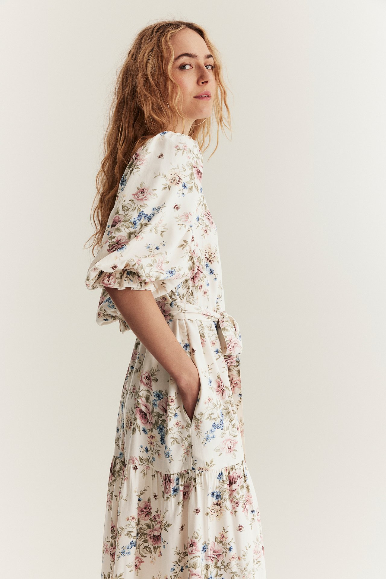 Blommig viskosklänning - Offwhite - 5