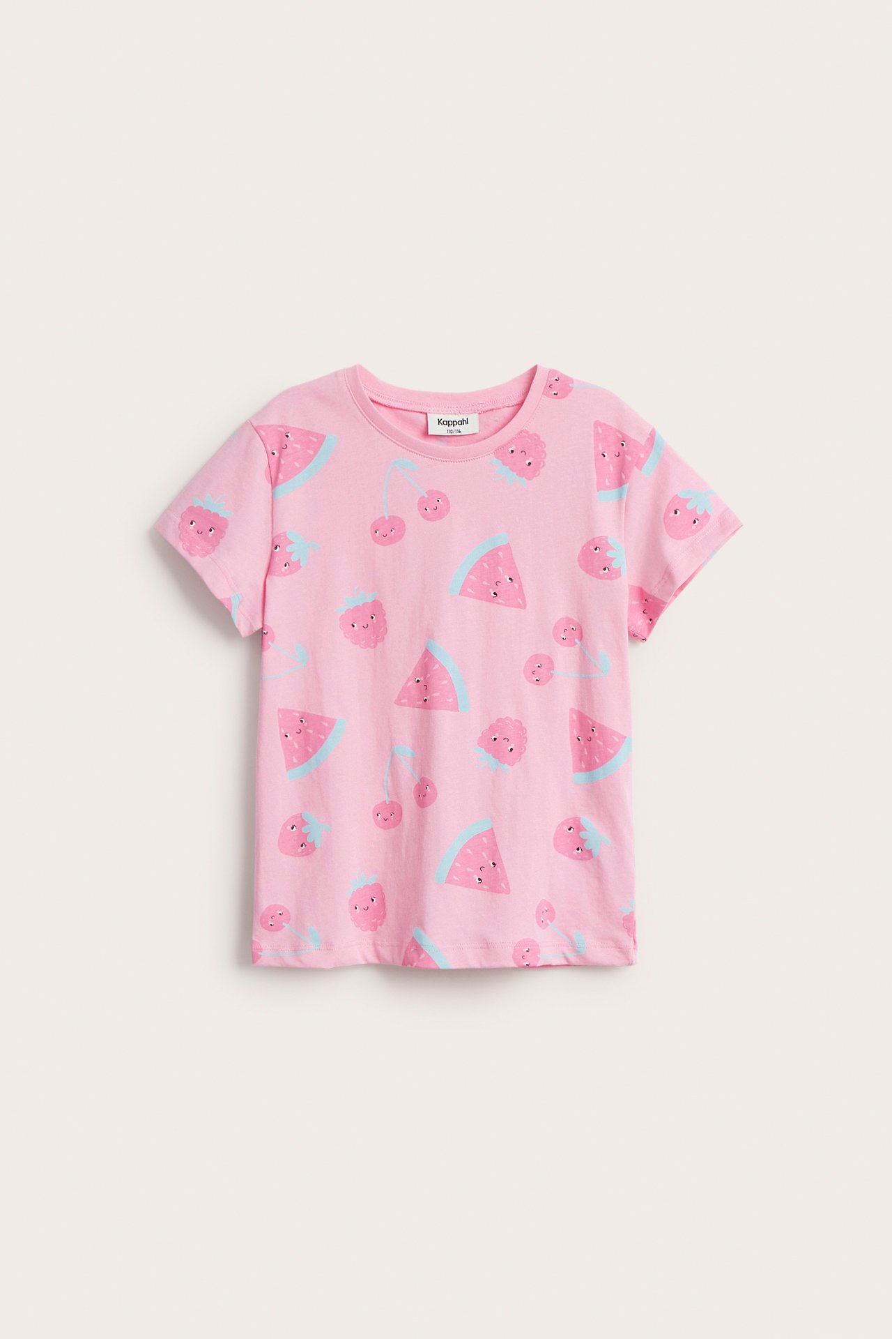 Frontvy av en rosa kortärmad t-shirt för barn med lekfullt frukttryck.