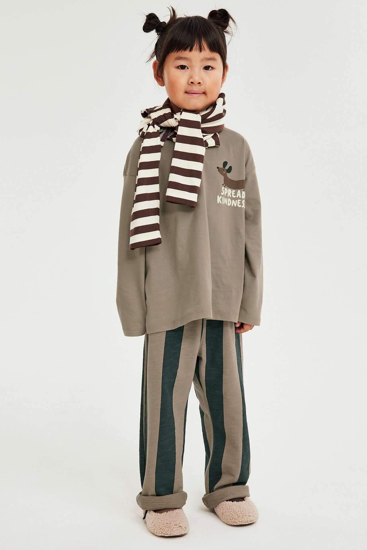 Pitkähihainen t-paita, jossa painatukset