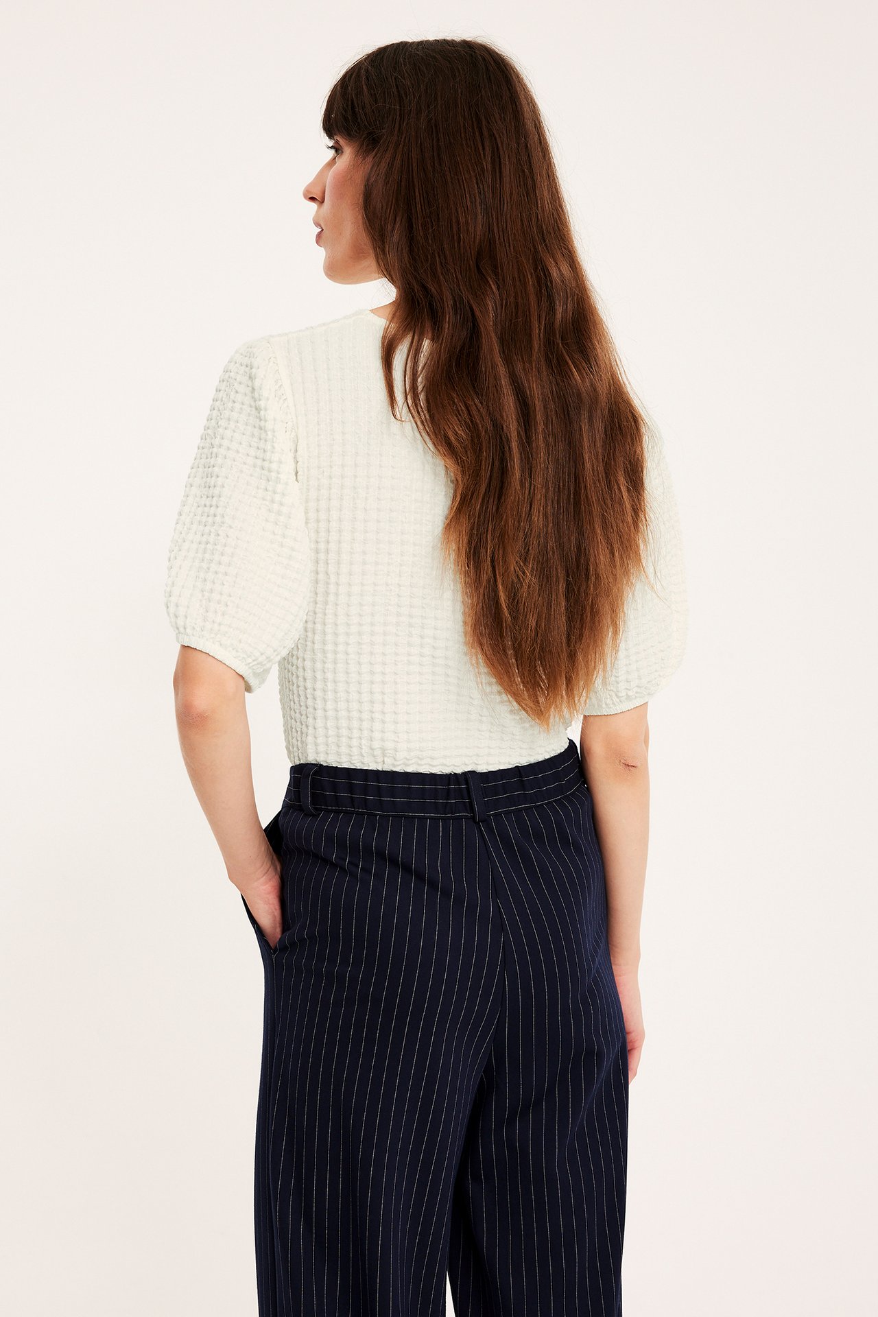 Top z krótkimi bufiastymi rękawami - Offwhite - 8