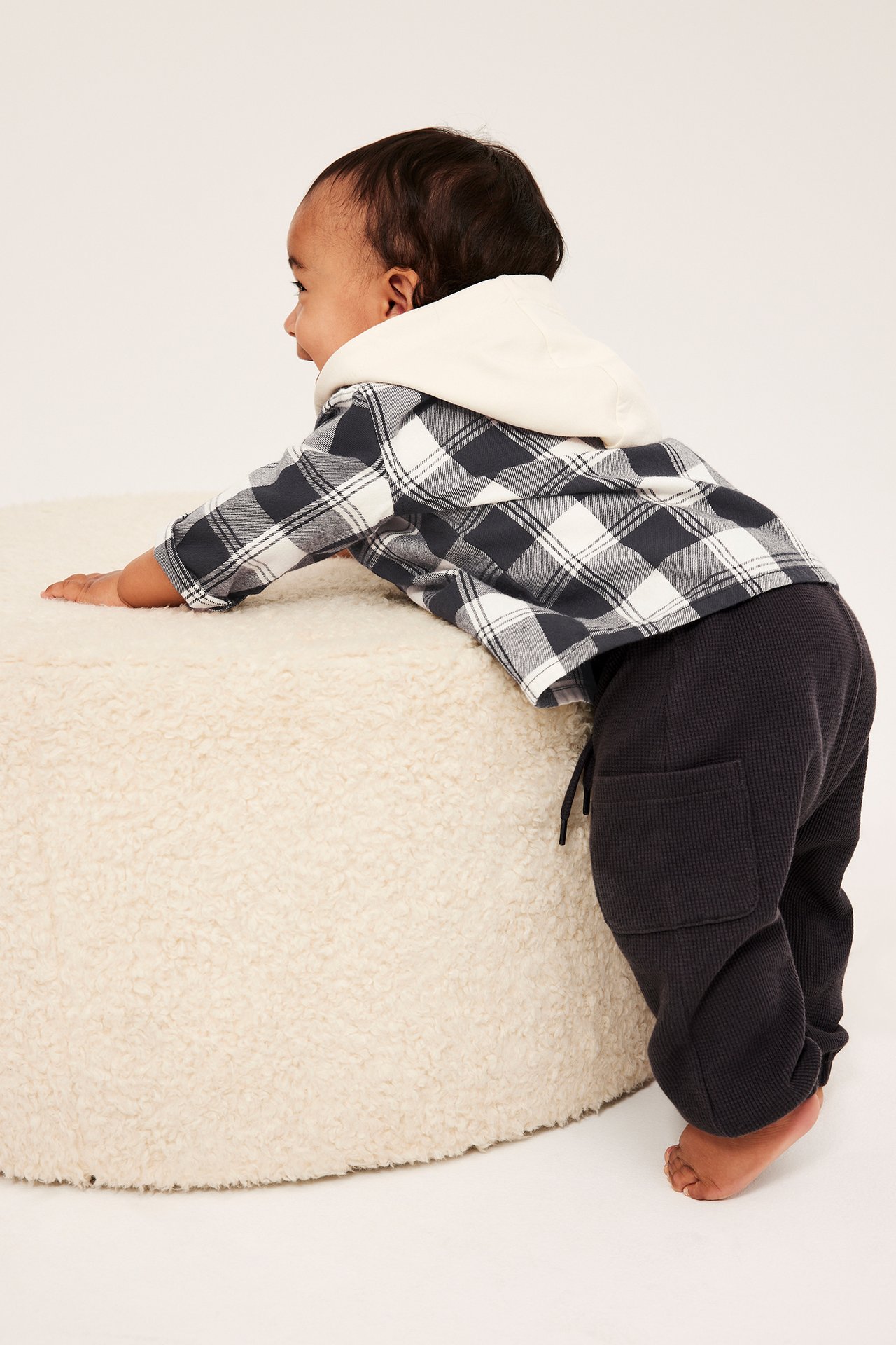 Hupullinen paita - Musta - 4