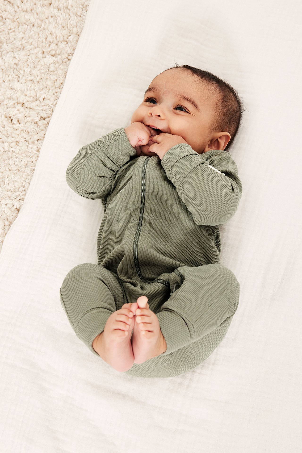 Ribbestrikket jumpsuit
