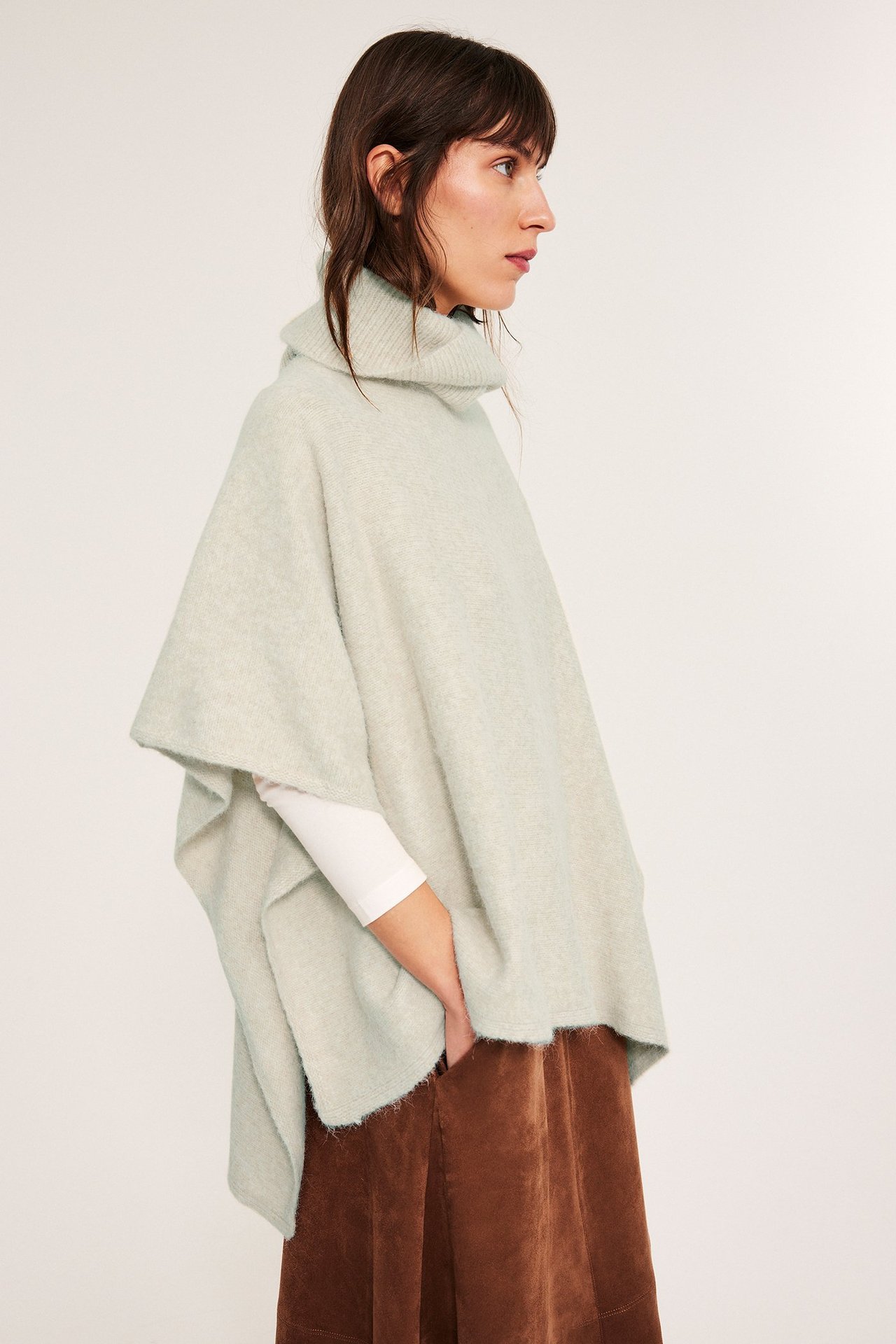 Poncho med polokrage