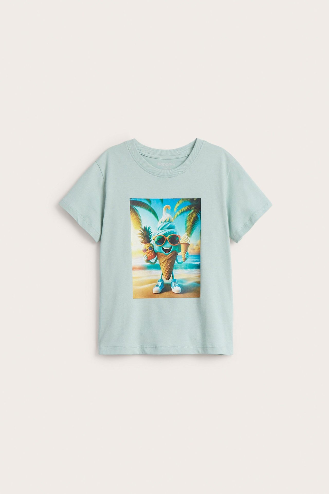 Framifrån: Ljus turkos T-shirt i bomull för barn med färgglatt glass-tryck.