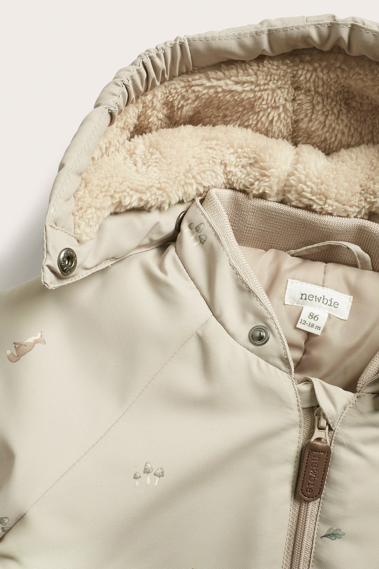 Vindtett parkdress med rever