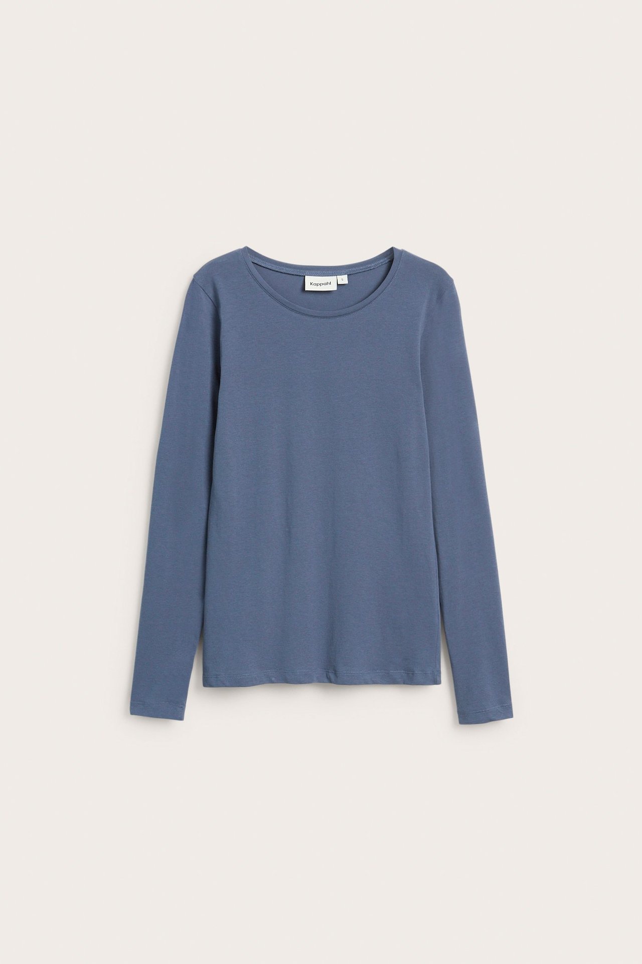 Frontvisning av en blå langermet basistopp med rund hals.