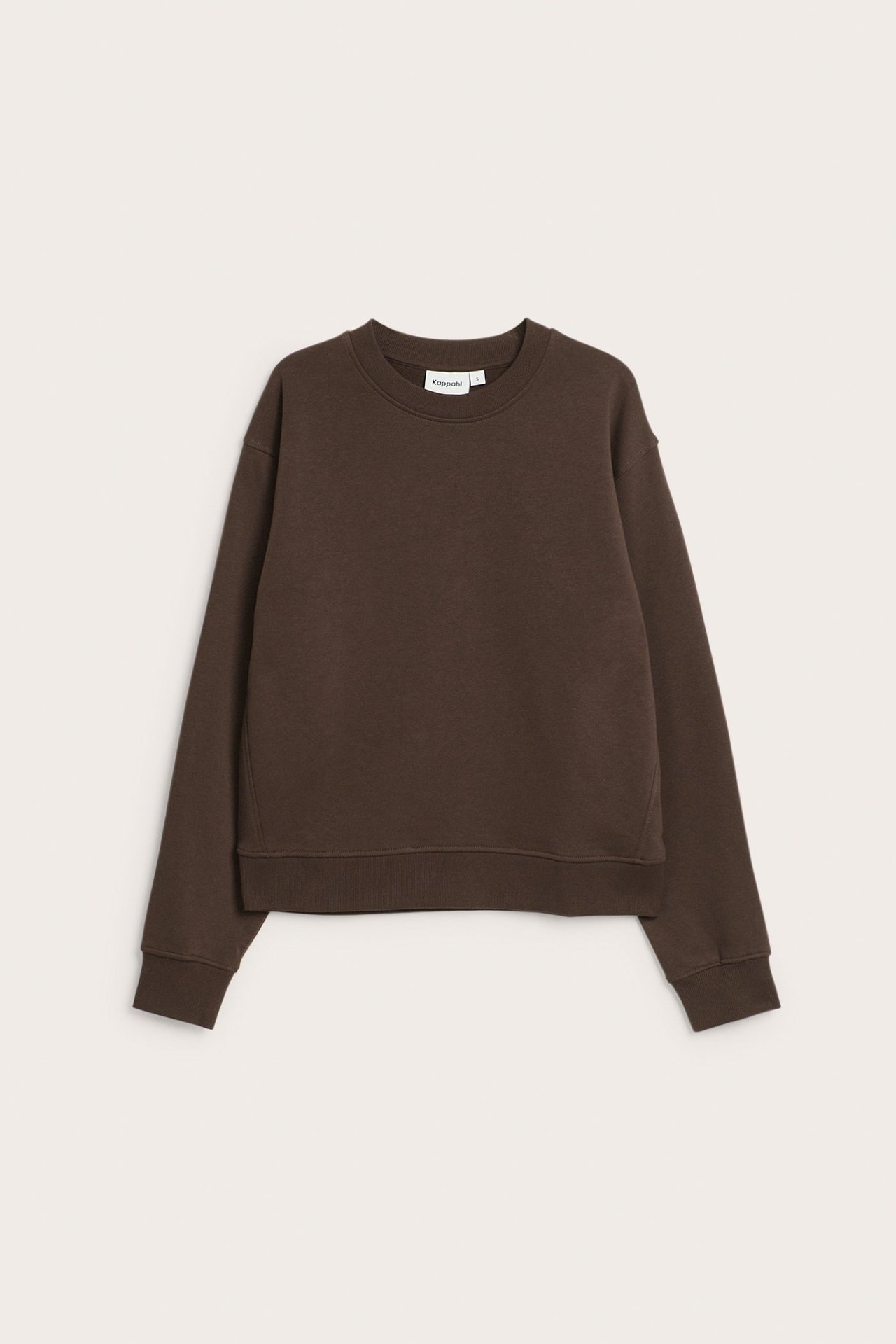 Widok z przodu ciemnobrązowej, jednolitej bluzy z okrągłym dekoltem z mieszanki bawełny.