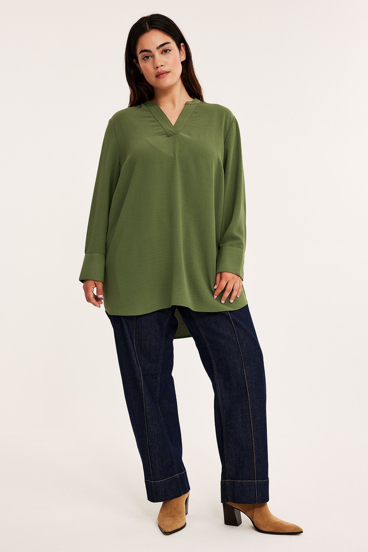Blus med v-ringning