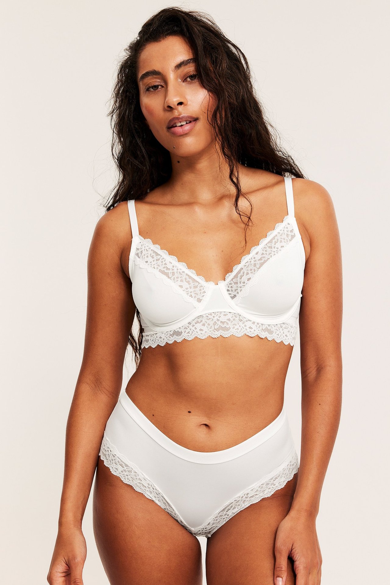 Biodrówki z koronką