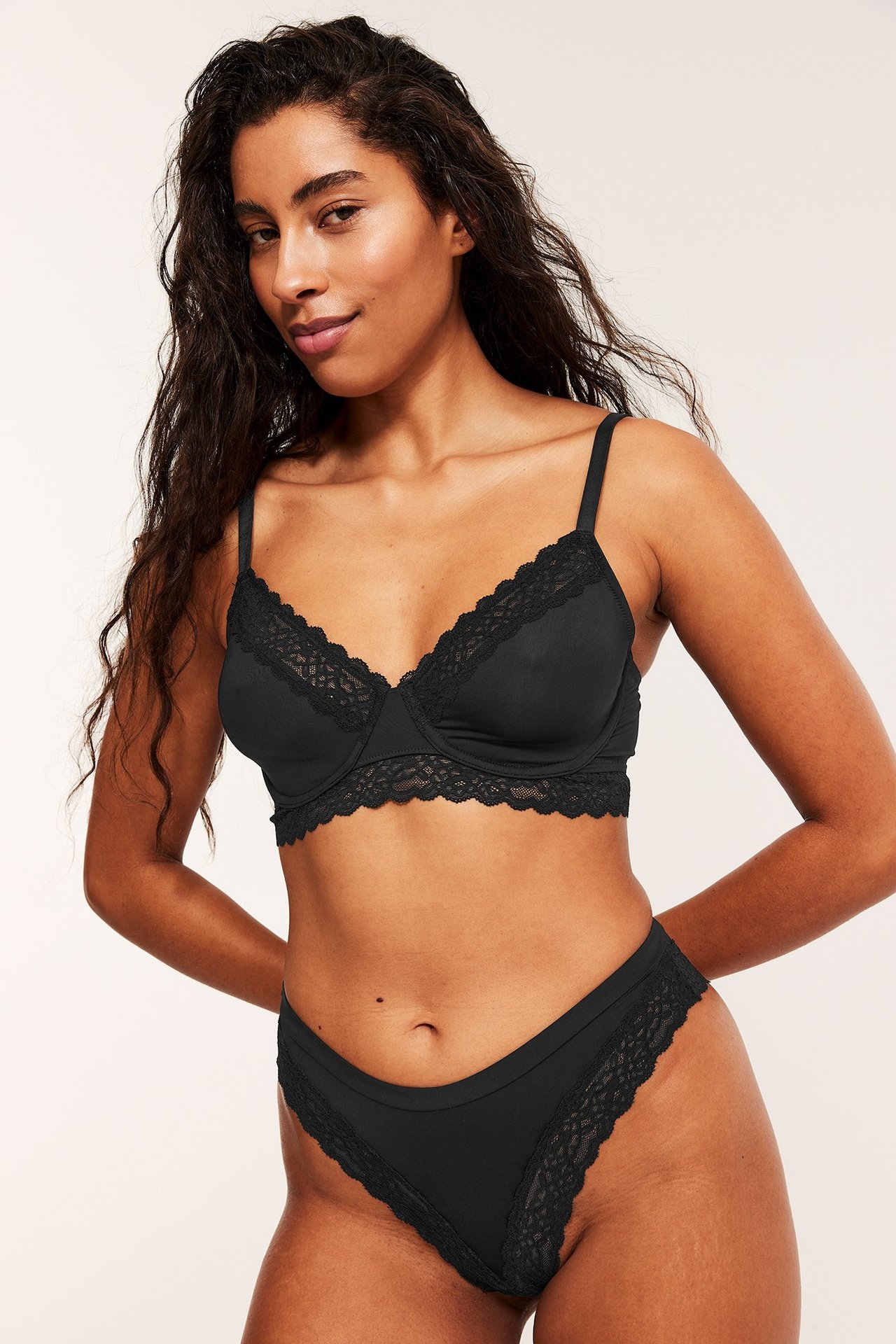 Vadderad bygel bh med spets