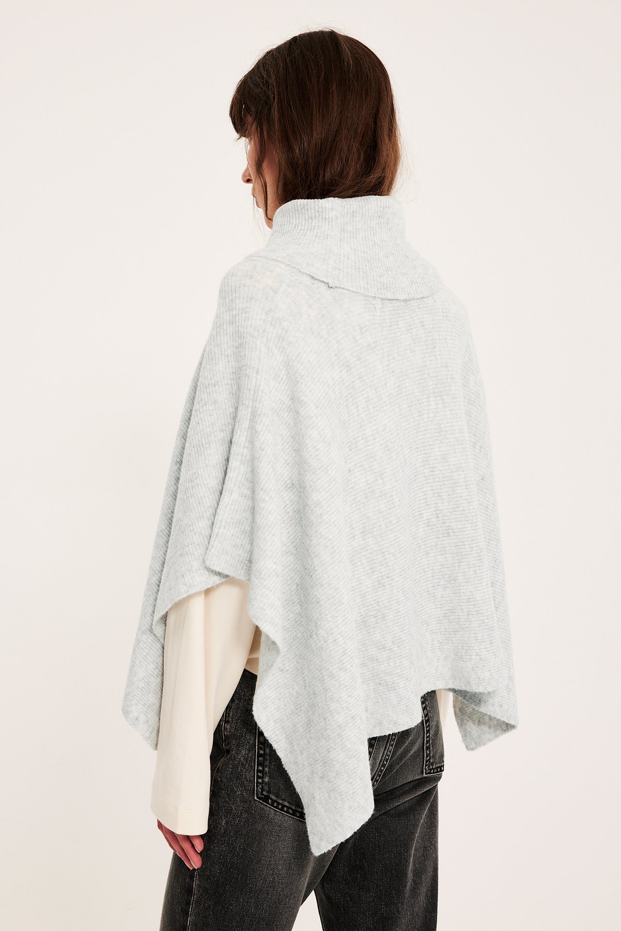 Poncho med polokrage - Lysegrå - 6