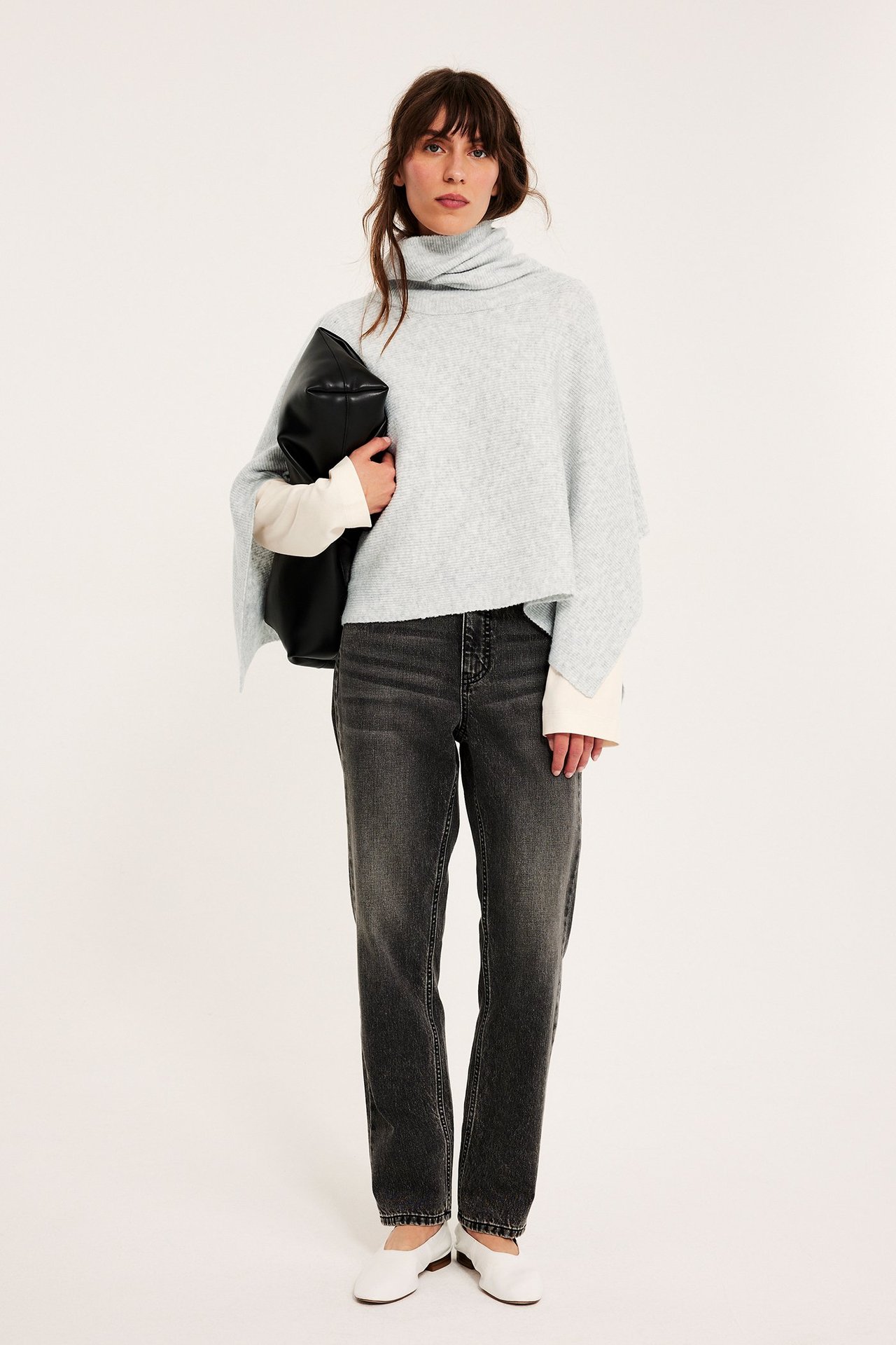 Poncho med polokrage - Lysegrå - 3