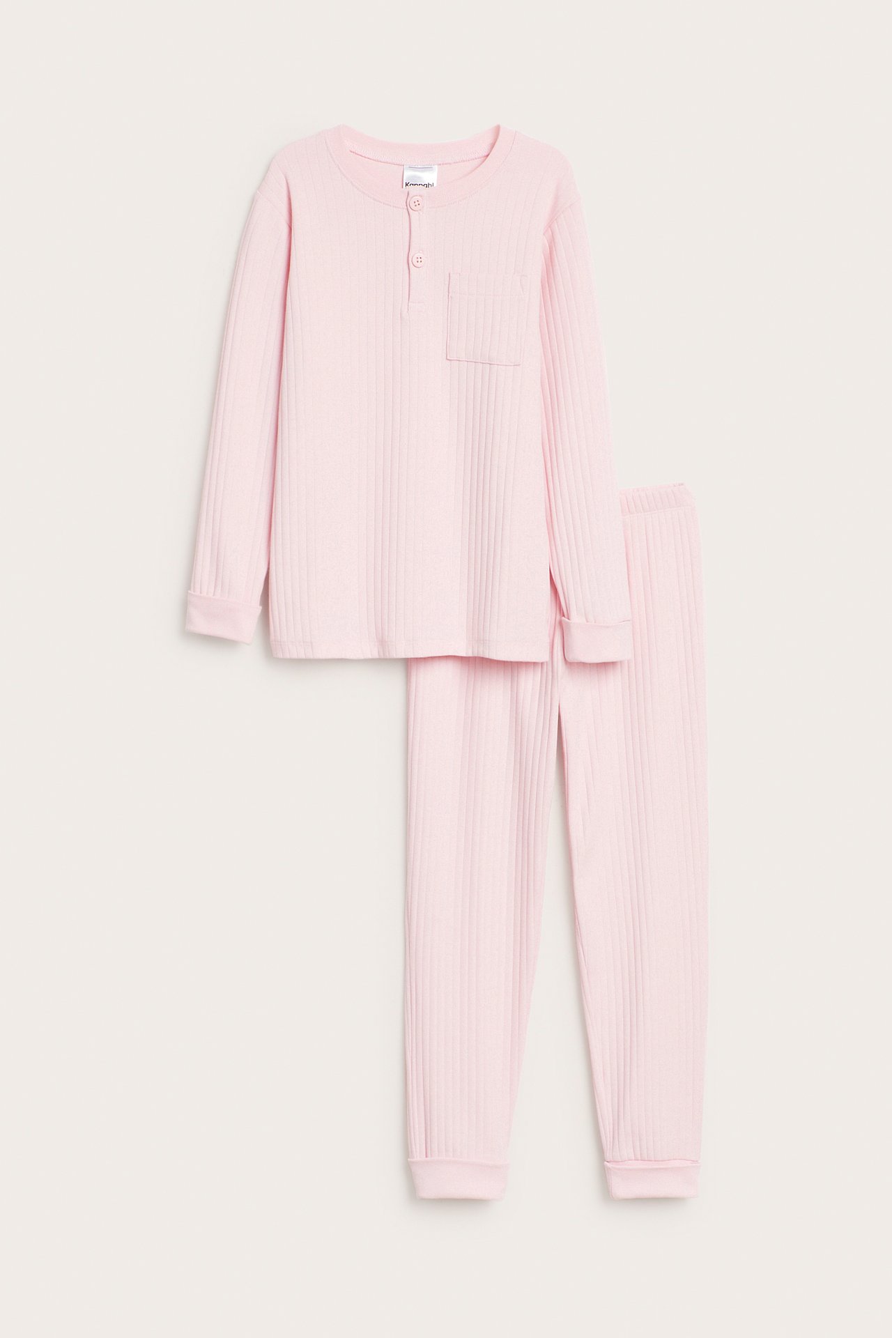 Ribattu pitkähihainen pyjama