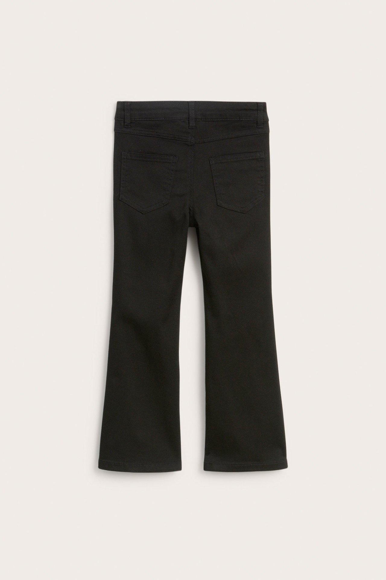 Lasten mustat bootcut-farkut joustavasta tvillistä, takaa kuvattuna, kahdella takataskulla.