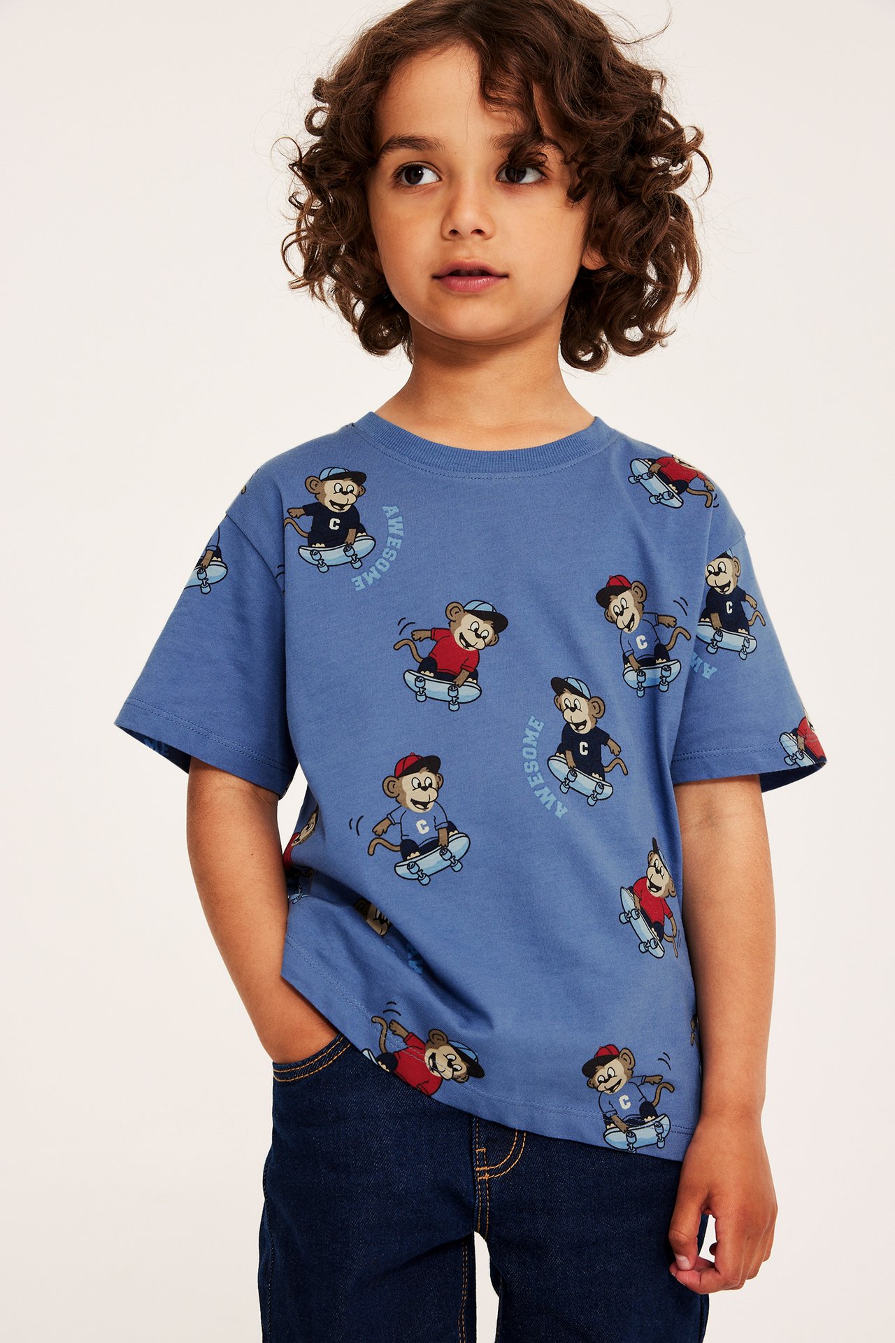T-shirt med apor