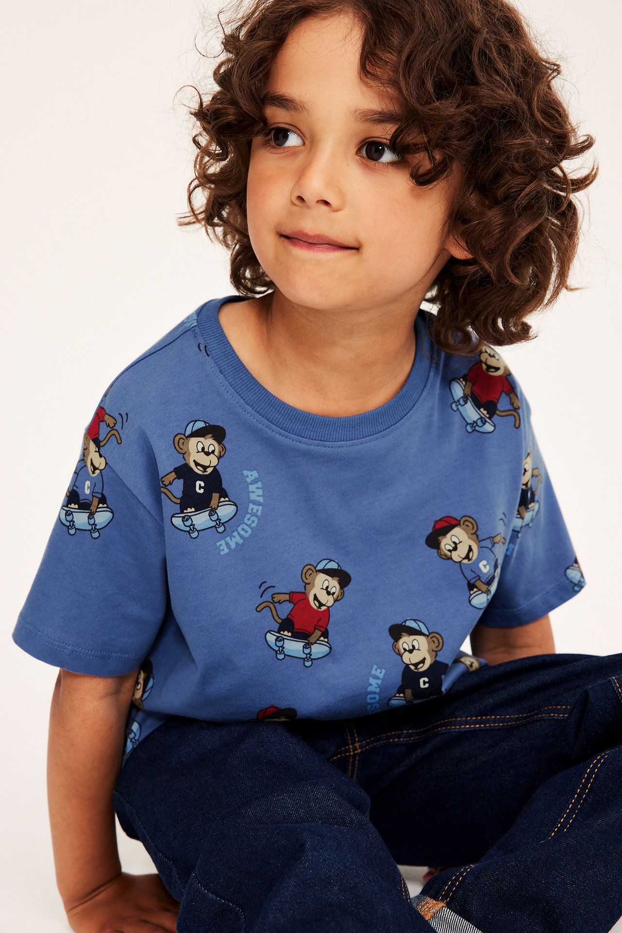T-shirt med apor