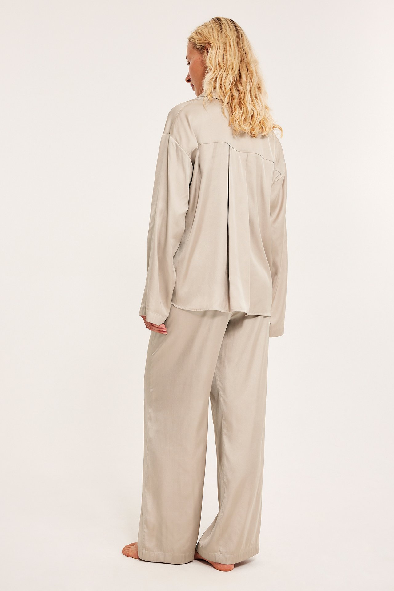 Satin pyjamas - Beige - 178cm / Storlek: S - 5