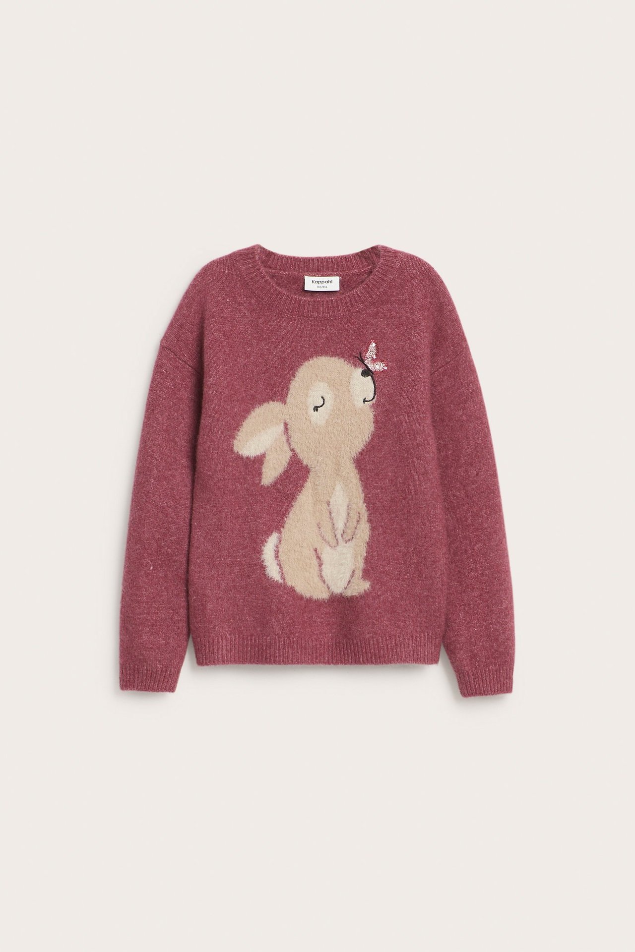 Widok z przodu dziecięcego ciemnoróżowego swetra z dzianiny z intarsją jasnobrązowego króliczka i różowego motyla.