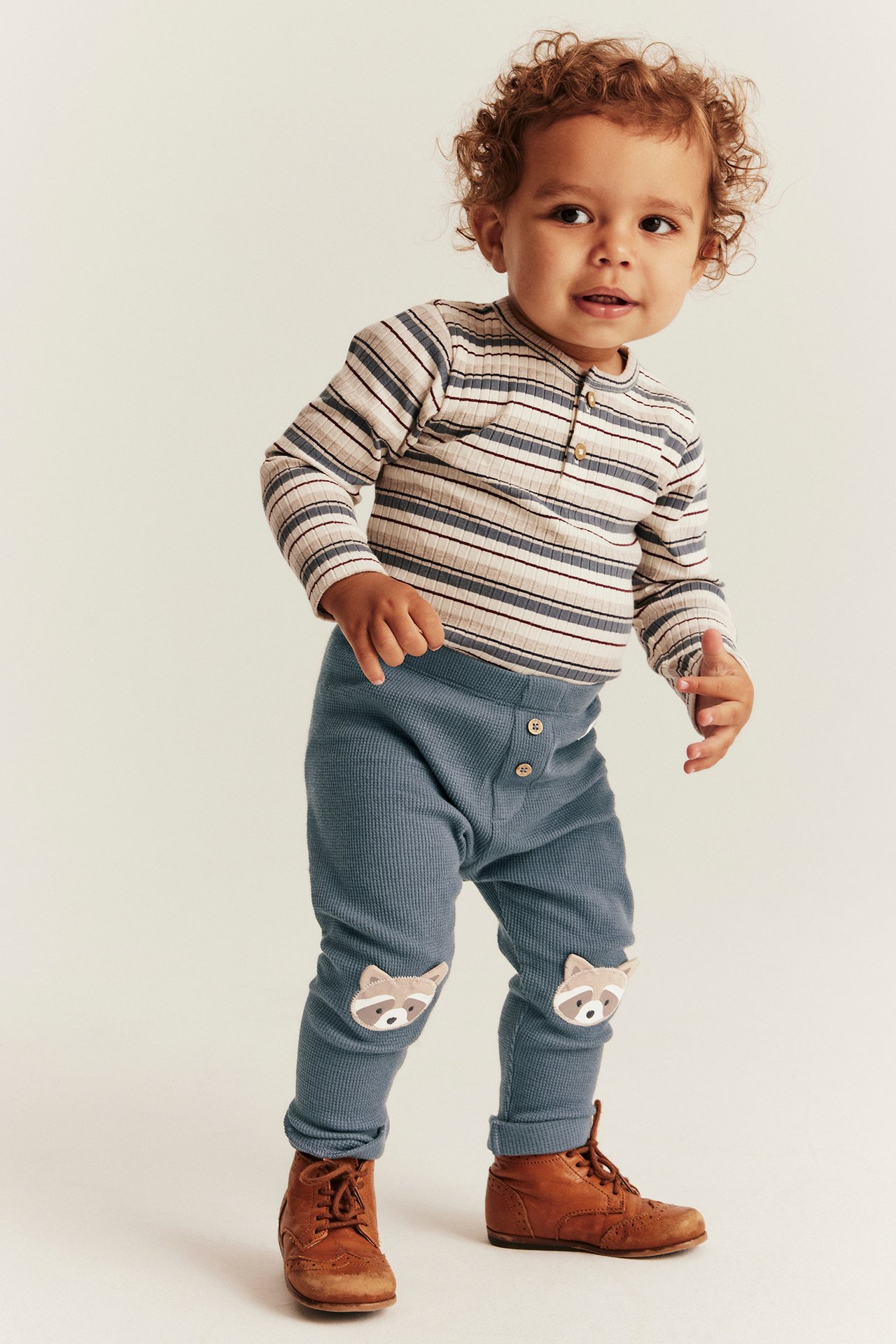 Legginsy z aplikacjami na kolanach