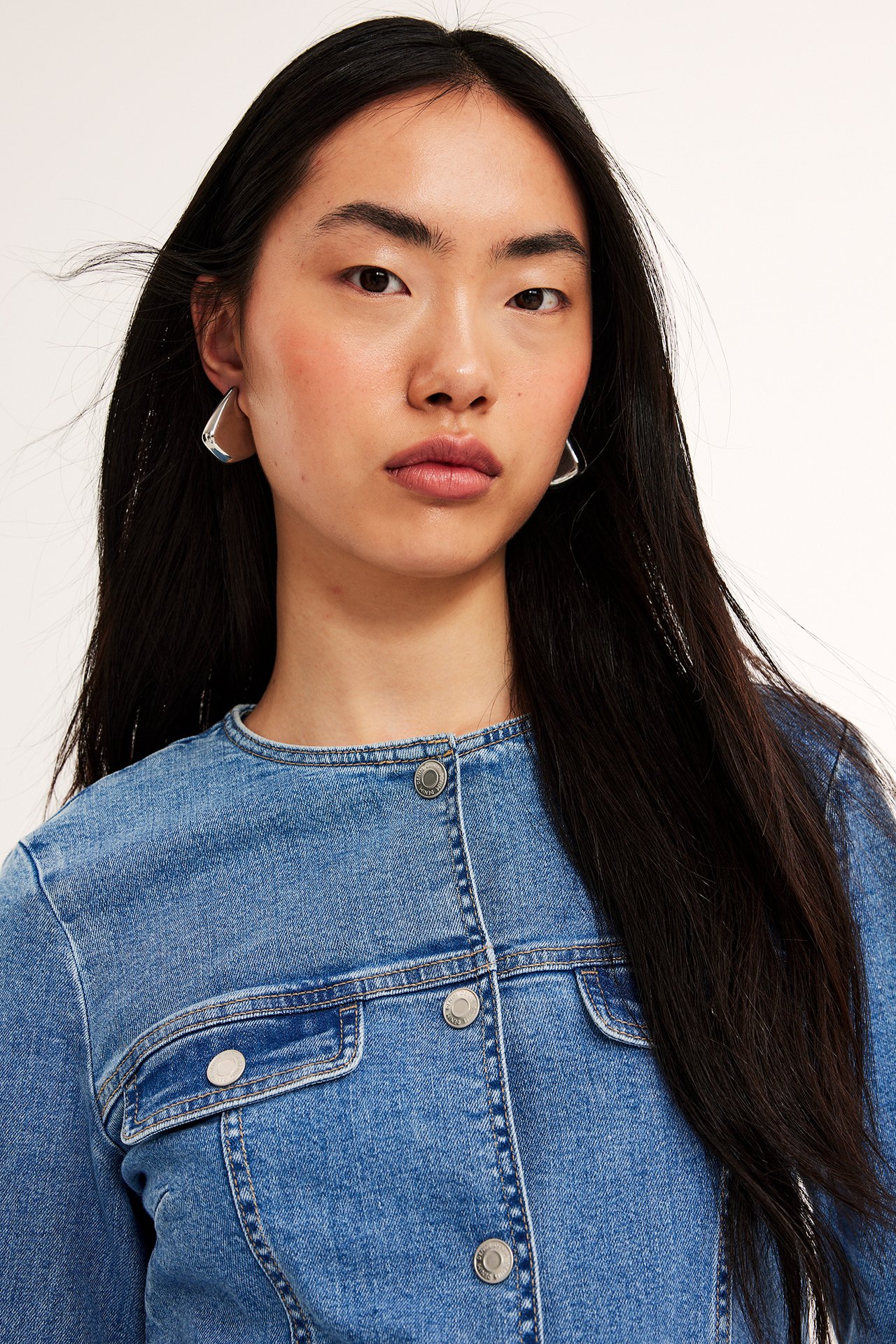 Jeanskjole med knapper og lommer - Denim - 5