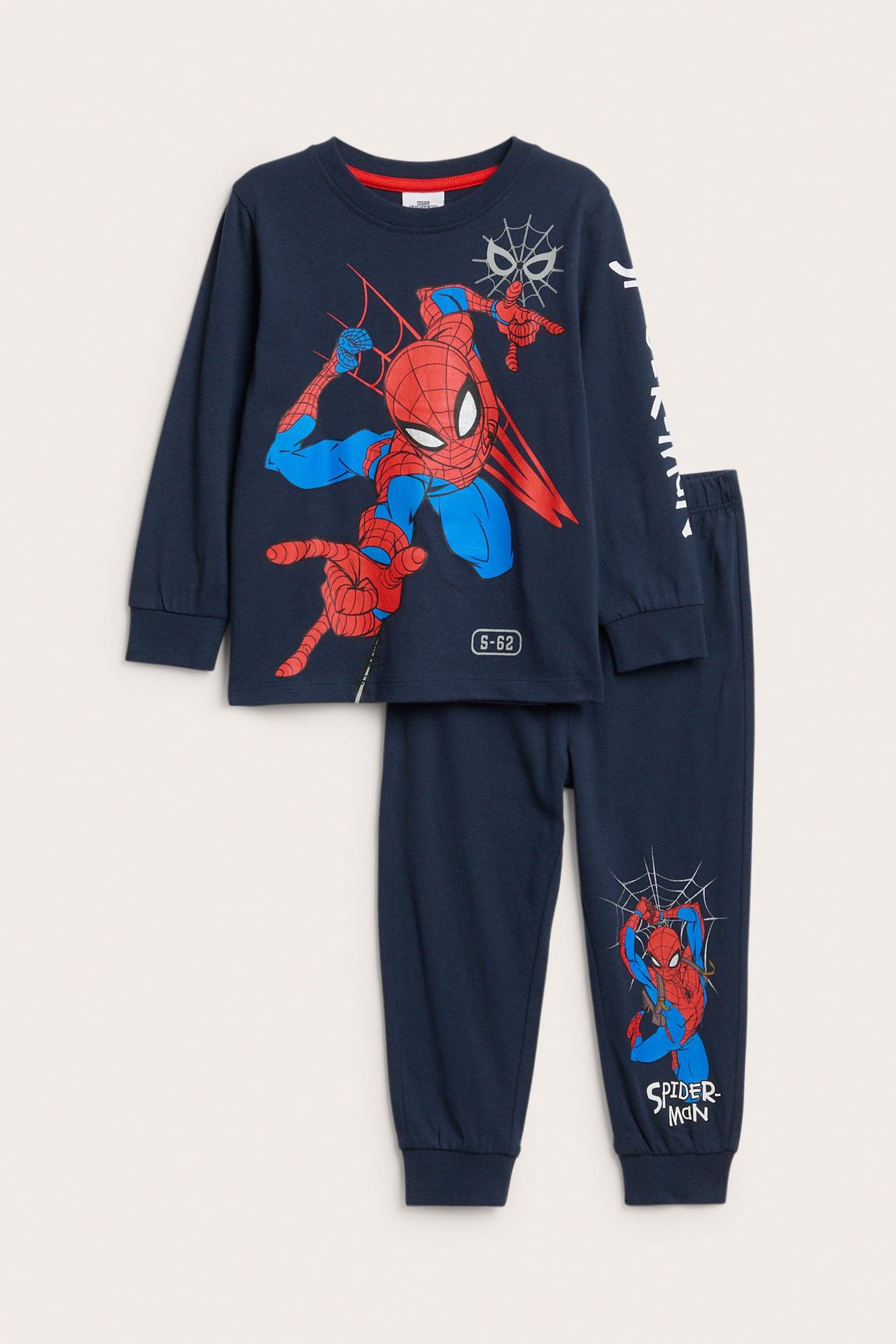 Edestä: Lasten tummansininen puuvillainen Hämähäkkimies-pyjama, pitkähihainen paita ja housut resoreilla.