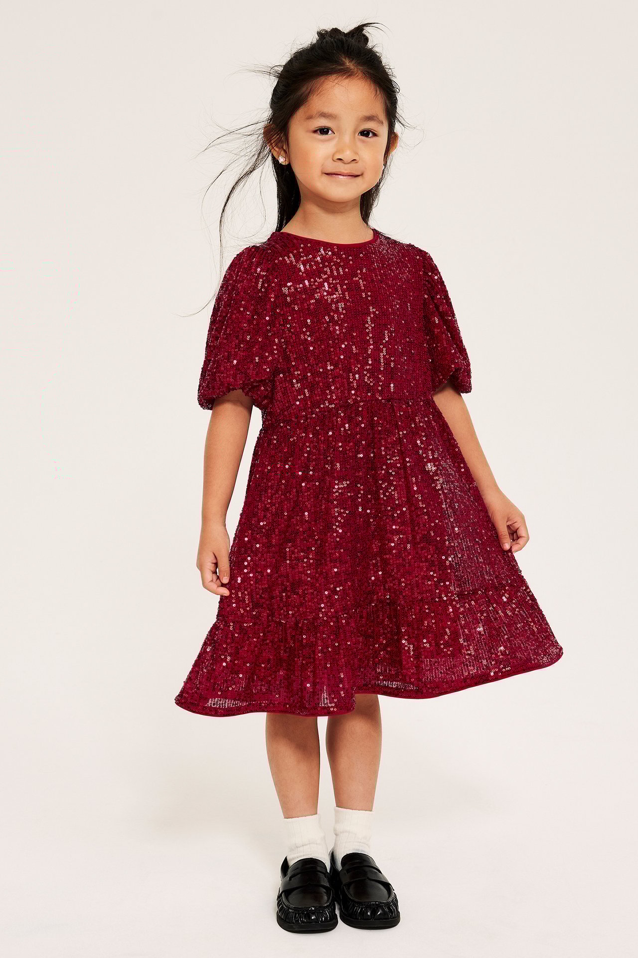 Czerwona sukienka dla dzieci z cekinami, puffowe rękawy, zamek na plecach, podszewka, rozmiar 92-134.