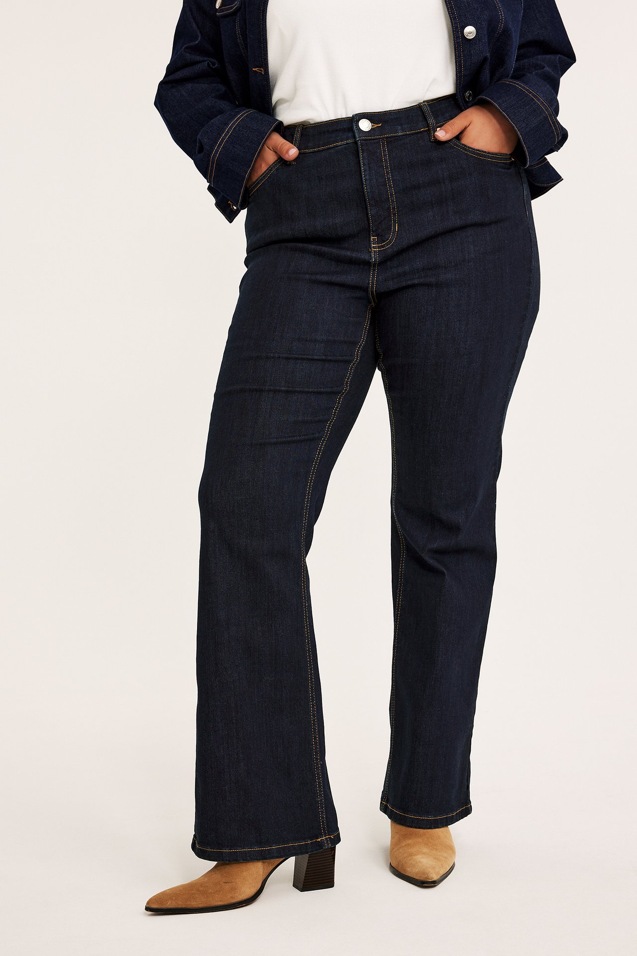 Bootcut jeans