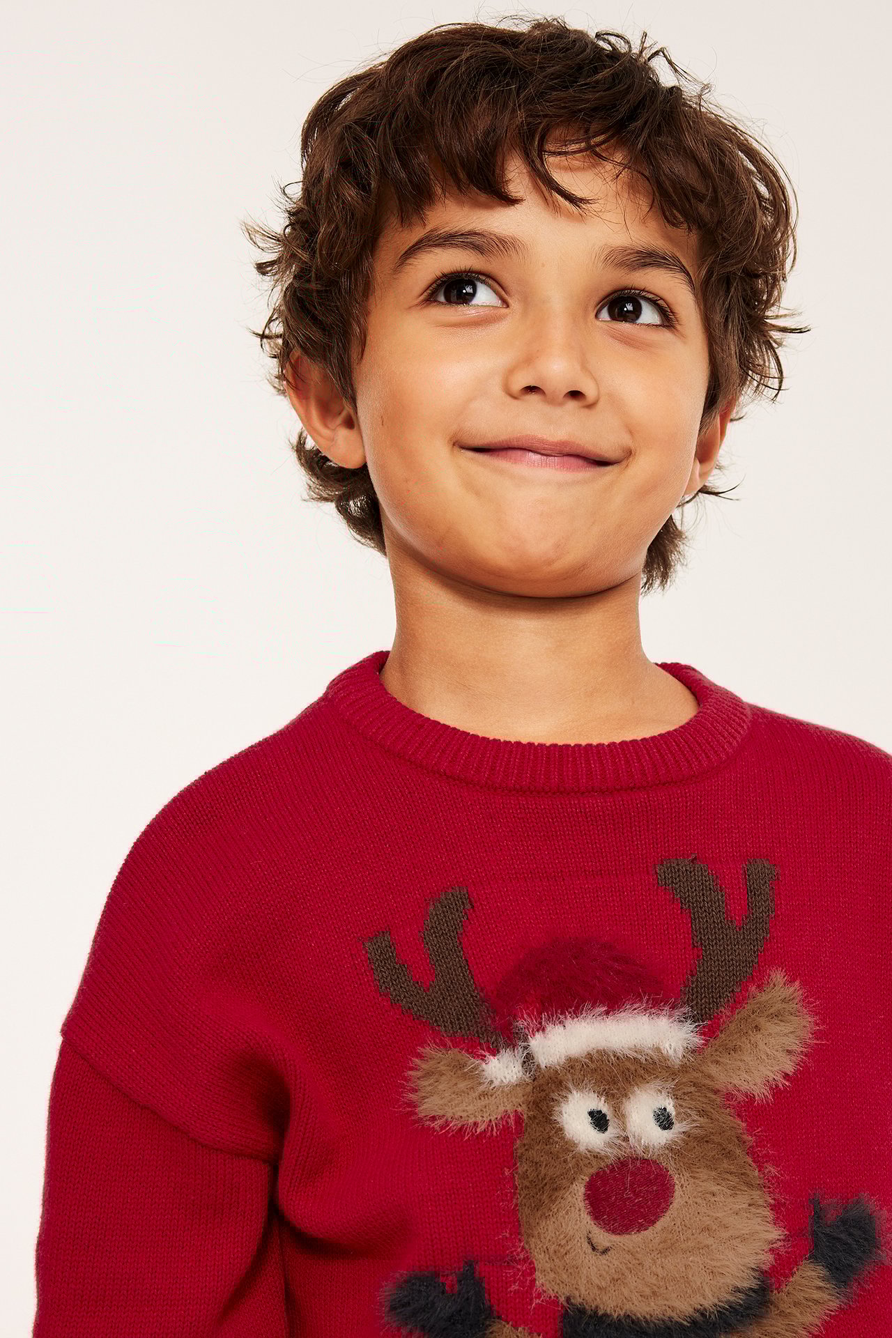 Punainen jouluneule, villakangas, poroapplikointi, ribbes kingsirassa ja hihansuissa.