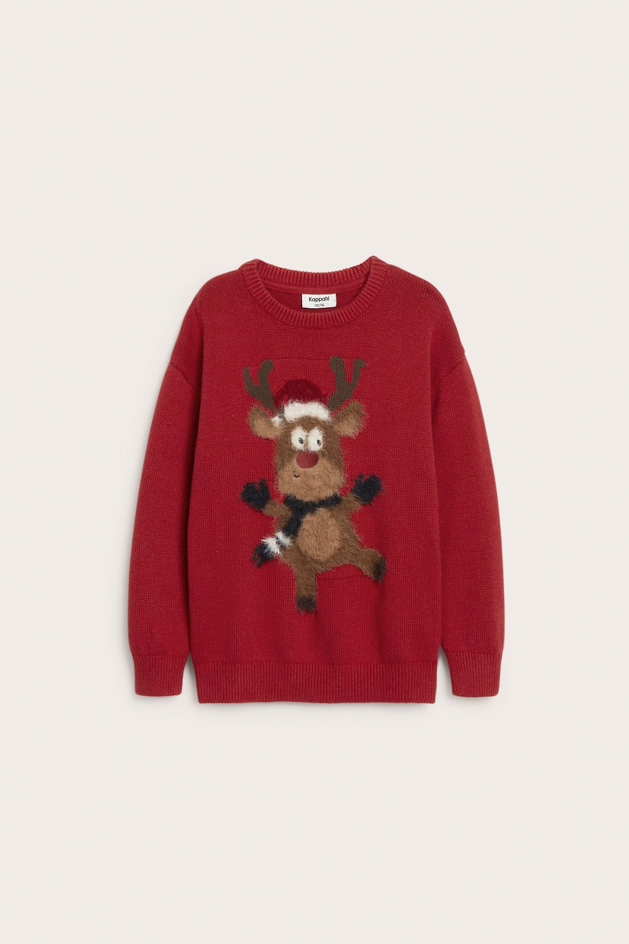 Widok z przodu: Czerwony, dzianinowy sweter świąteczny dla dzieci z aplikacją renifera Rudolfa.