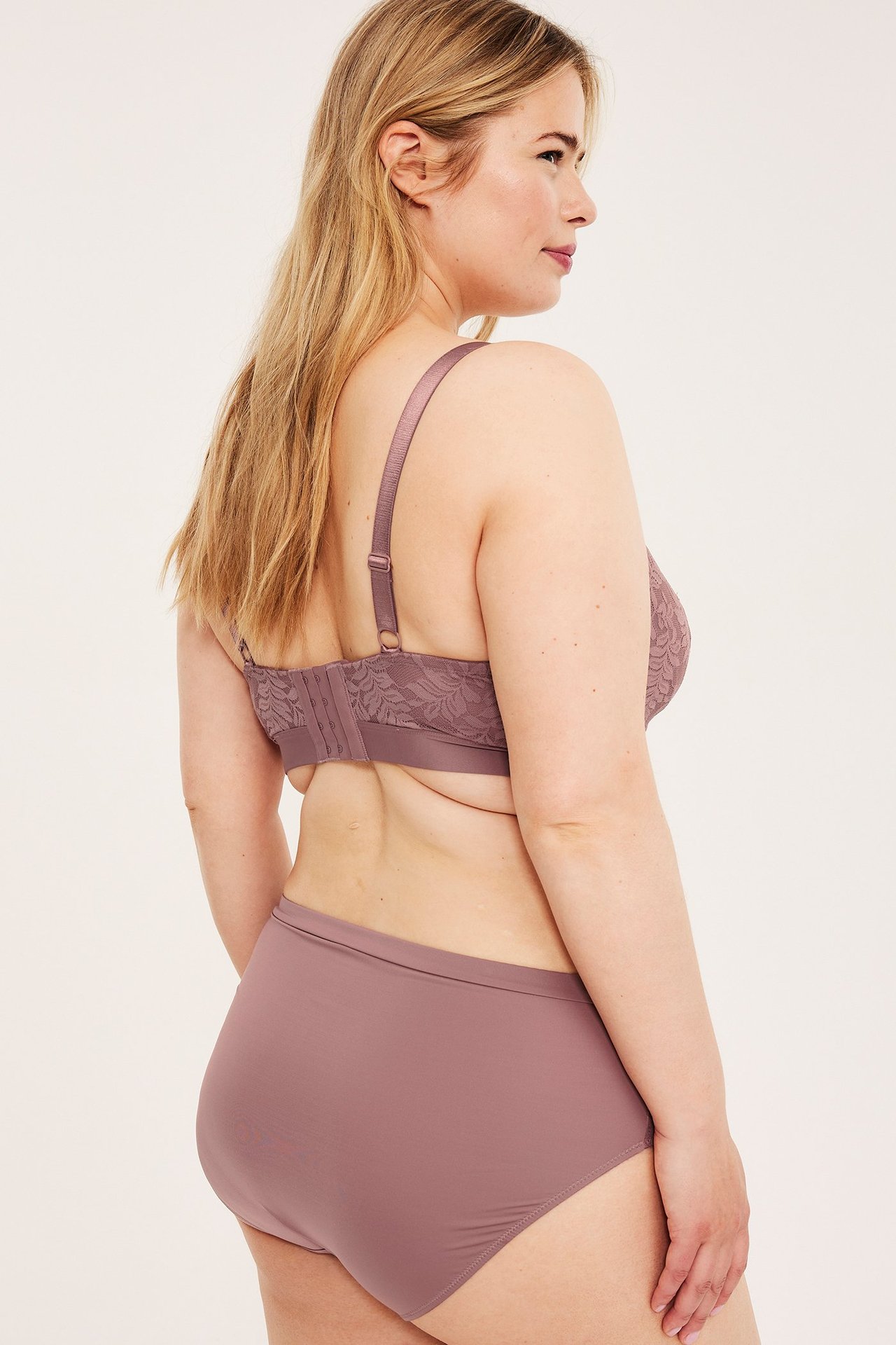 Brieftruse med blonder - Mørkerosa - 5