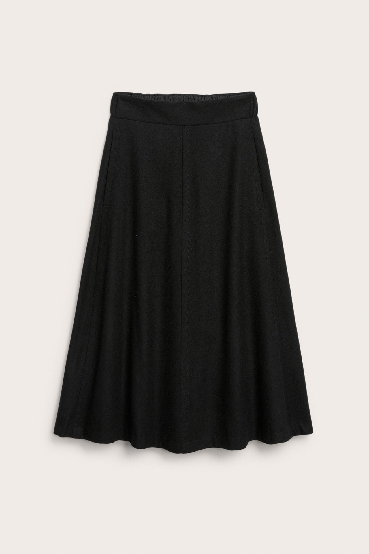 Edestä, musta A-linjainen villasekoitehame, jossa sivutaskut ja resori vyötäröllä.