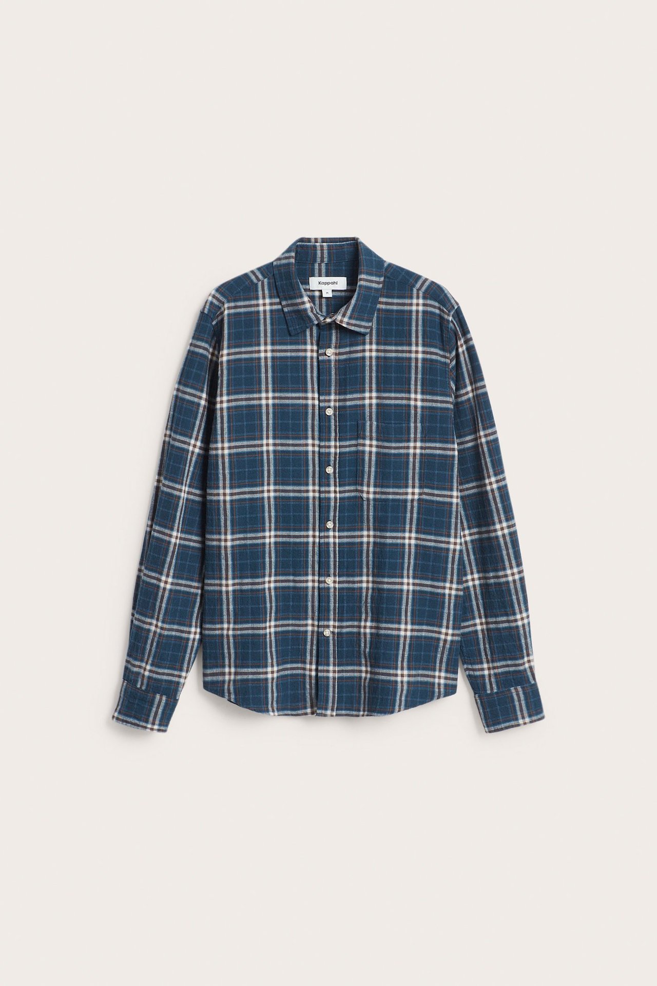 Edestä näkymä miesten tummansinisestä ruudullisesta puuvillasekoitepaidasta, jossa on normaali kaulus ja napitus.
