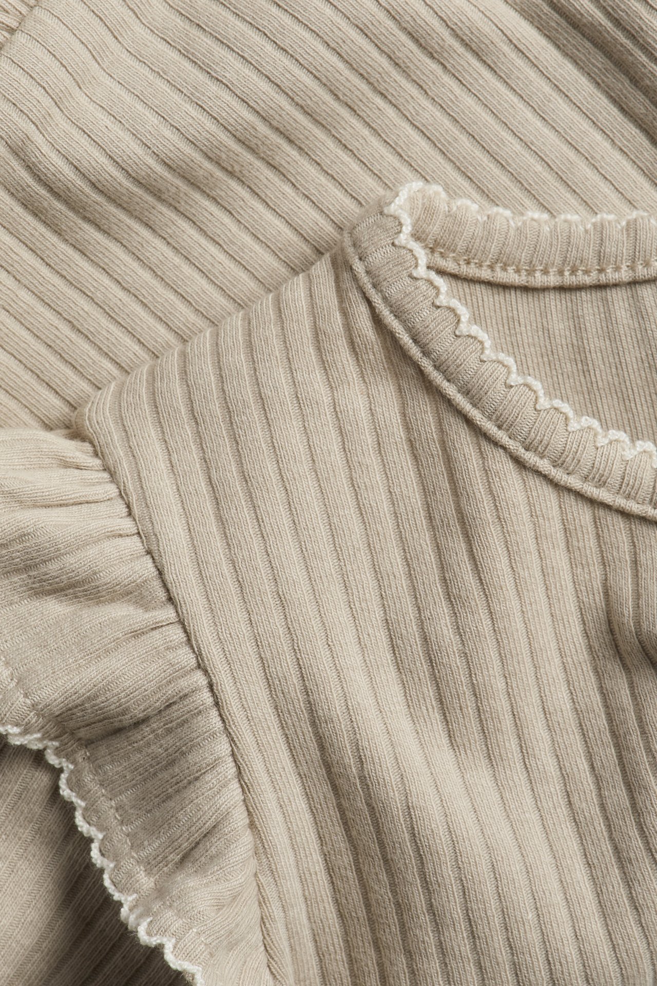 Pitkähihainen, röyhelösomisteinen paita - Beige - 3