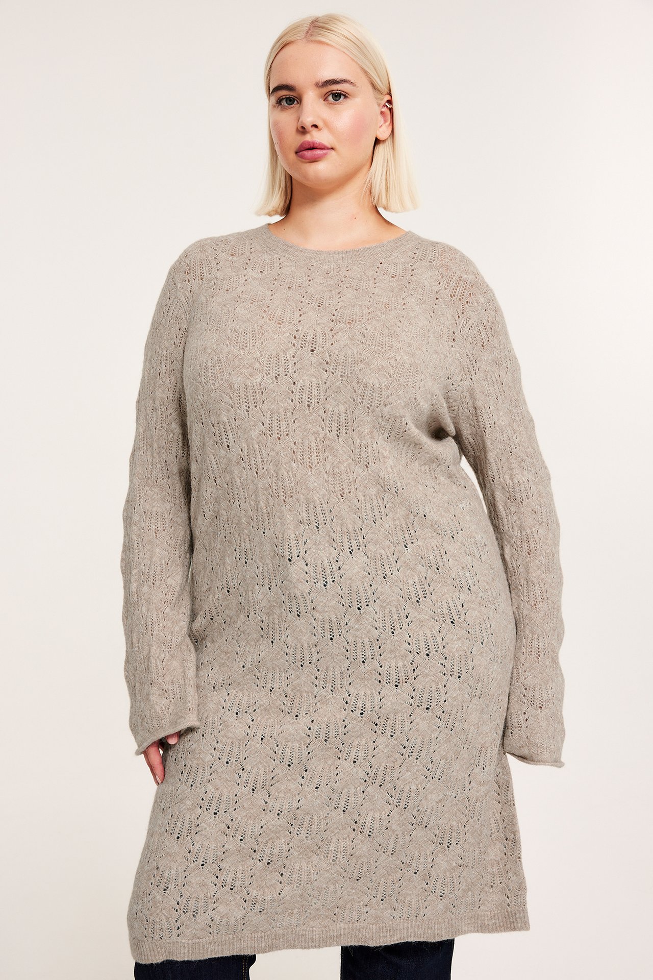 Stickad klänning - Melerad beige - 1